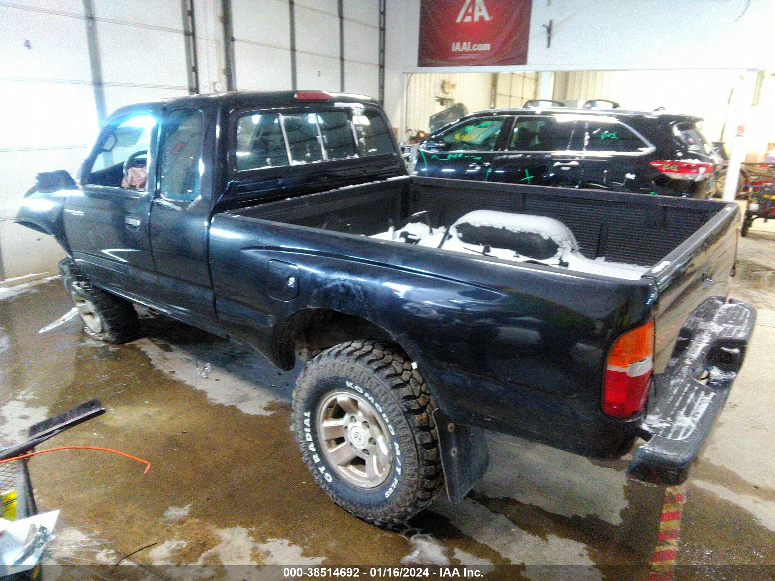 Photo 2 VIN: 4TAWM72N1TZ160805 - TOYOTA TACOMA 