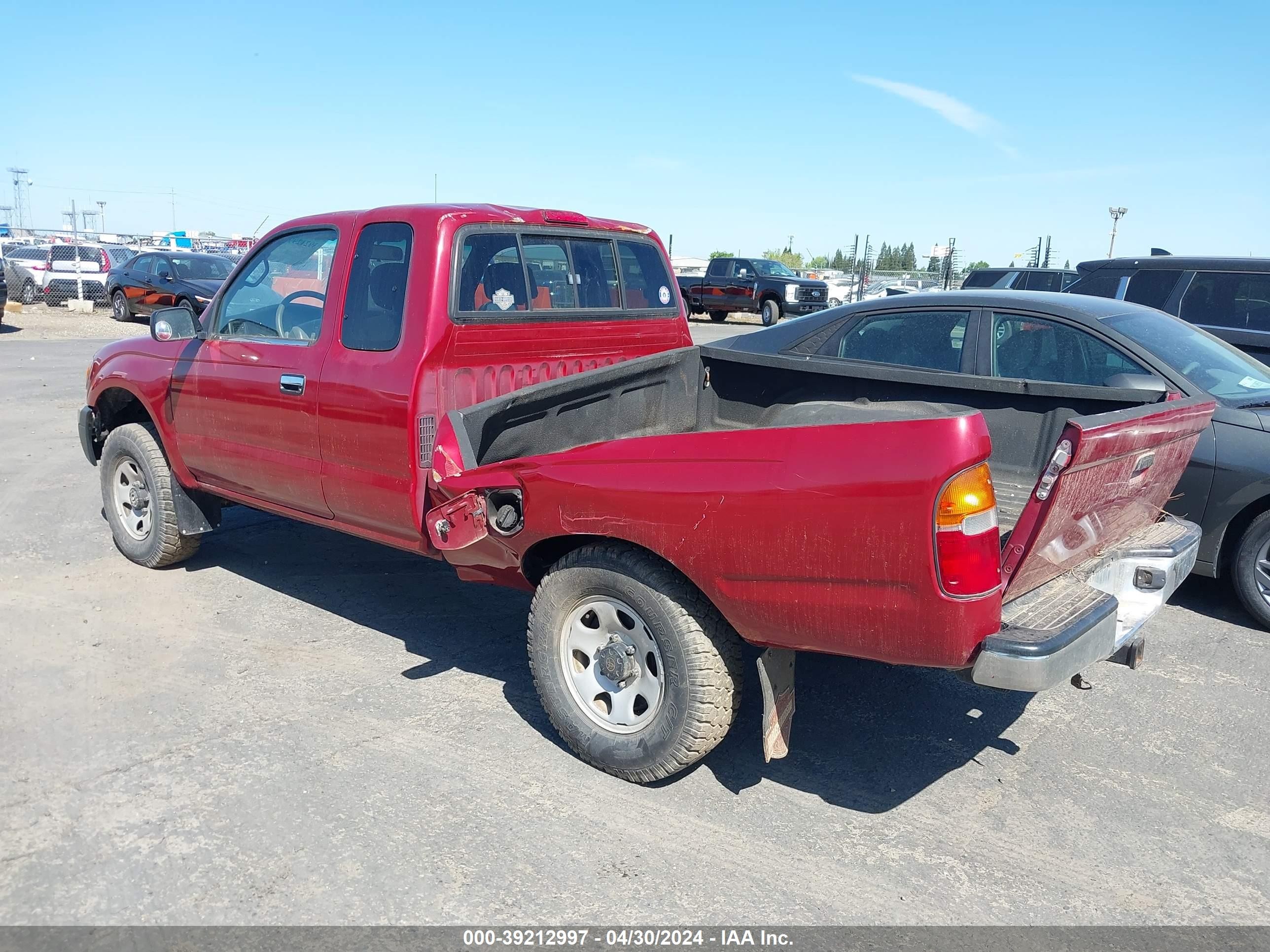 Photo 2 VIN: 4TAWM72N7XZ521167 - TOYOTA TACOMA 