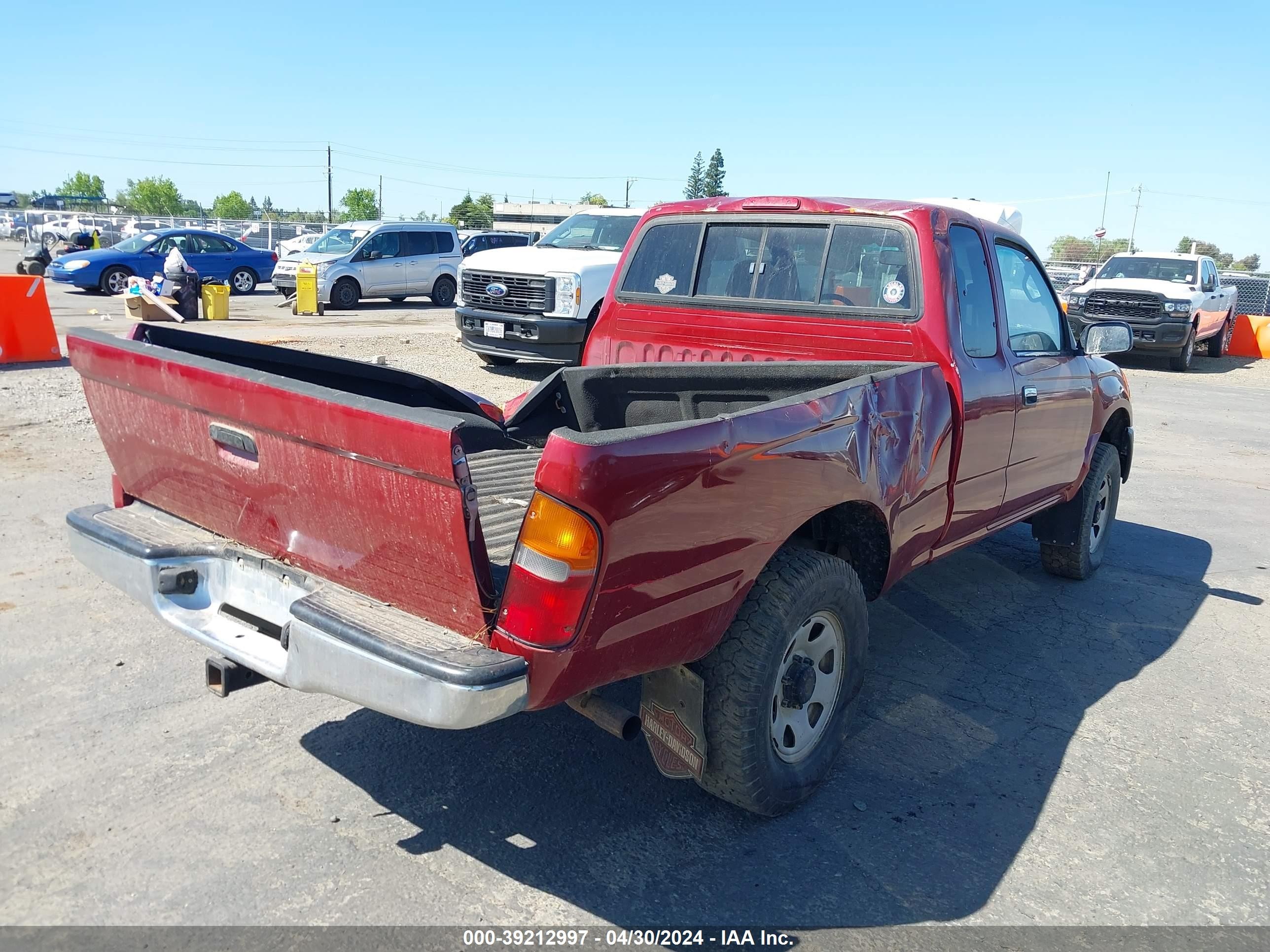 Photo 3 VIN: 4TAWM72N7XZ521167 - TOYOTA TACOMA 