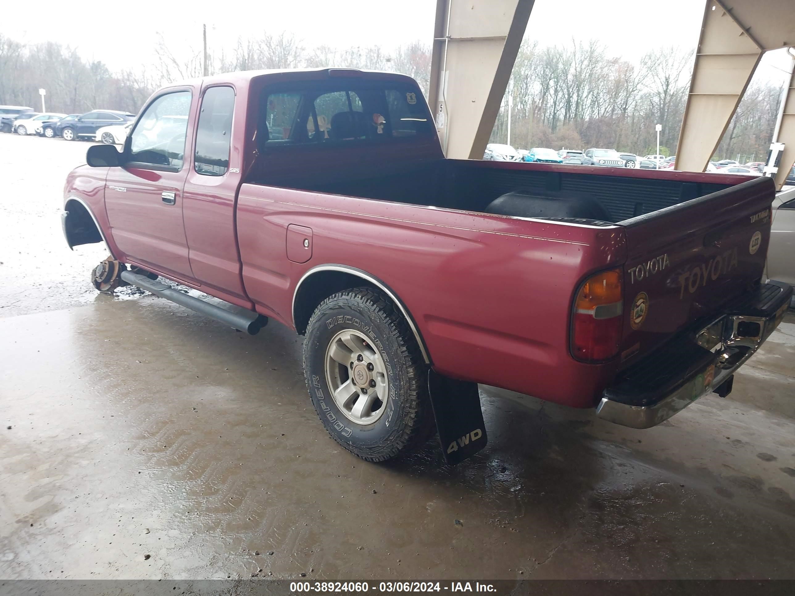 Photo 2 VIN: 4TAWM72N8YZ652187 - TOYOTA TACOMA 