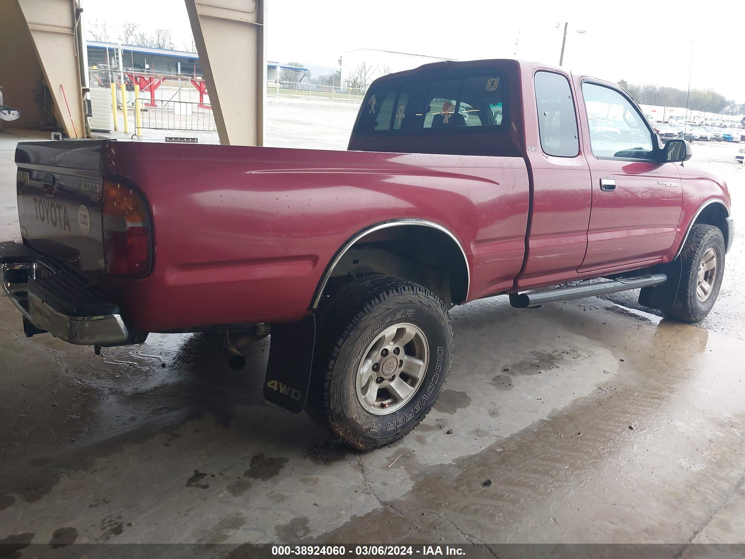 Photo 3 VIN: 4TAWM72N8YZ652187 - TOYOTA TACOMA 