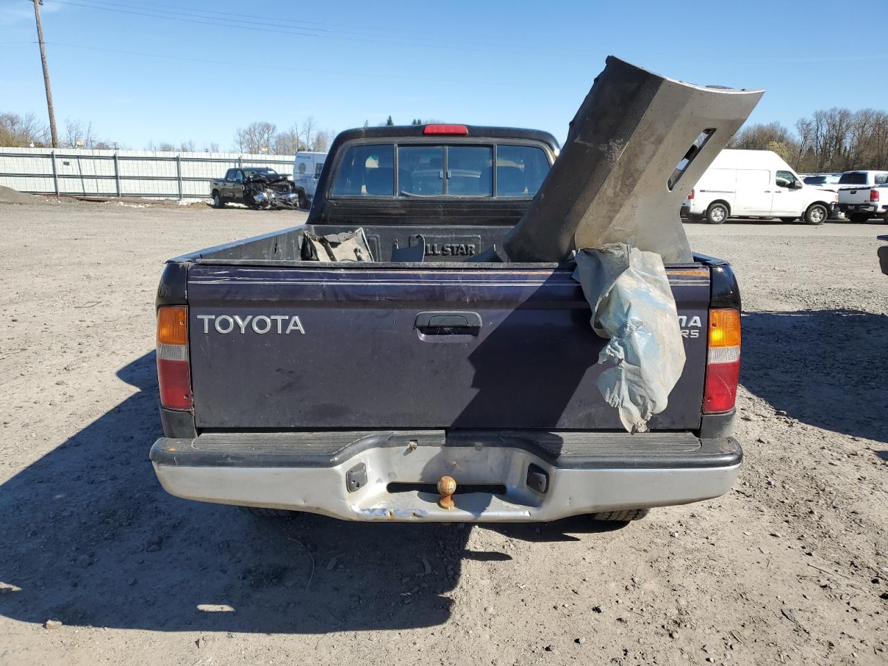 Photo 5 VIN: 4TAWM72N9VZ322876 - TOYOTA TACOMA 