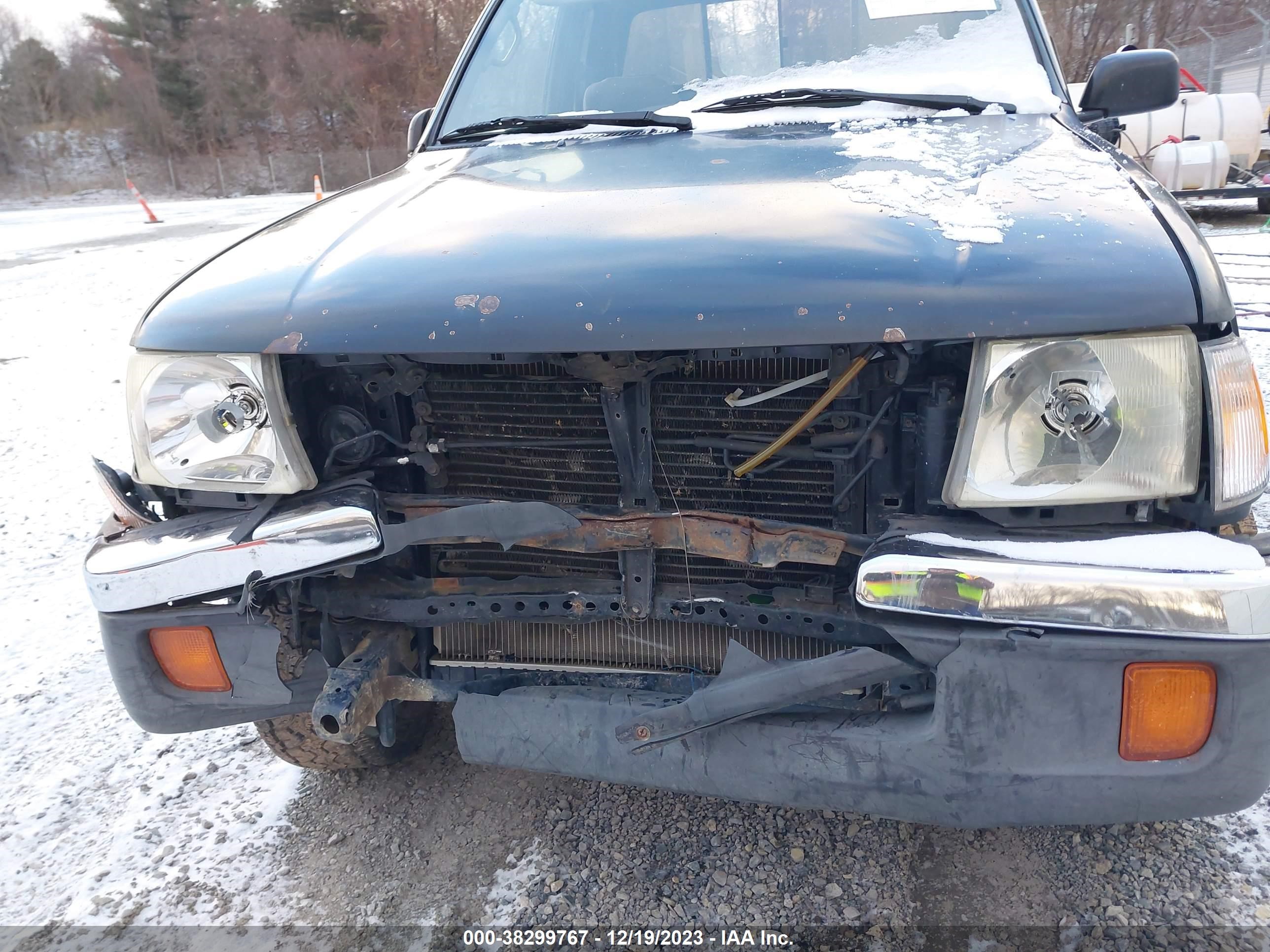 Photo 5 VIN: 4TAWM72N9WZ092242 - TOYOTA TACOMA 