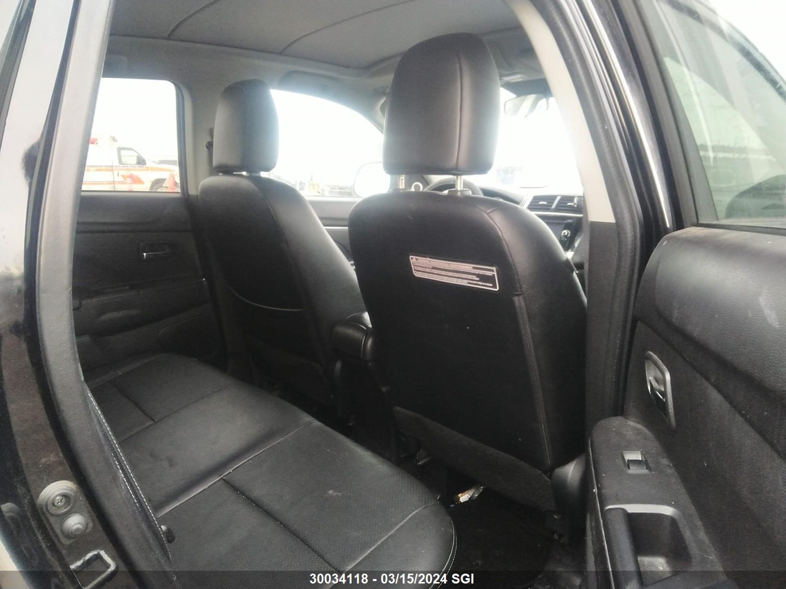 Photo 7 VIN: 4TAWN72N1WZ105692 - MITSUBISHI RVR 