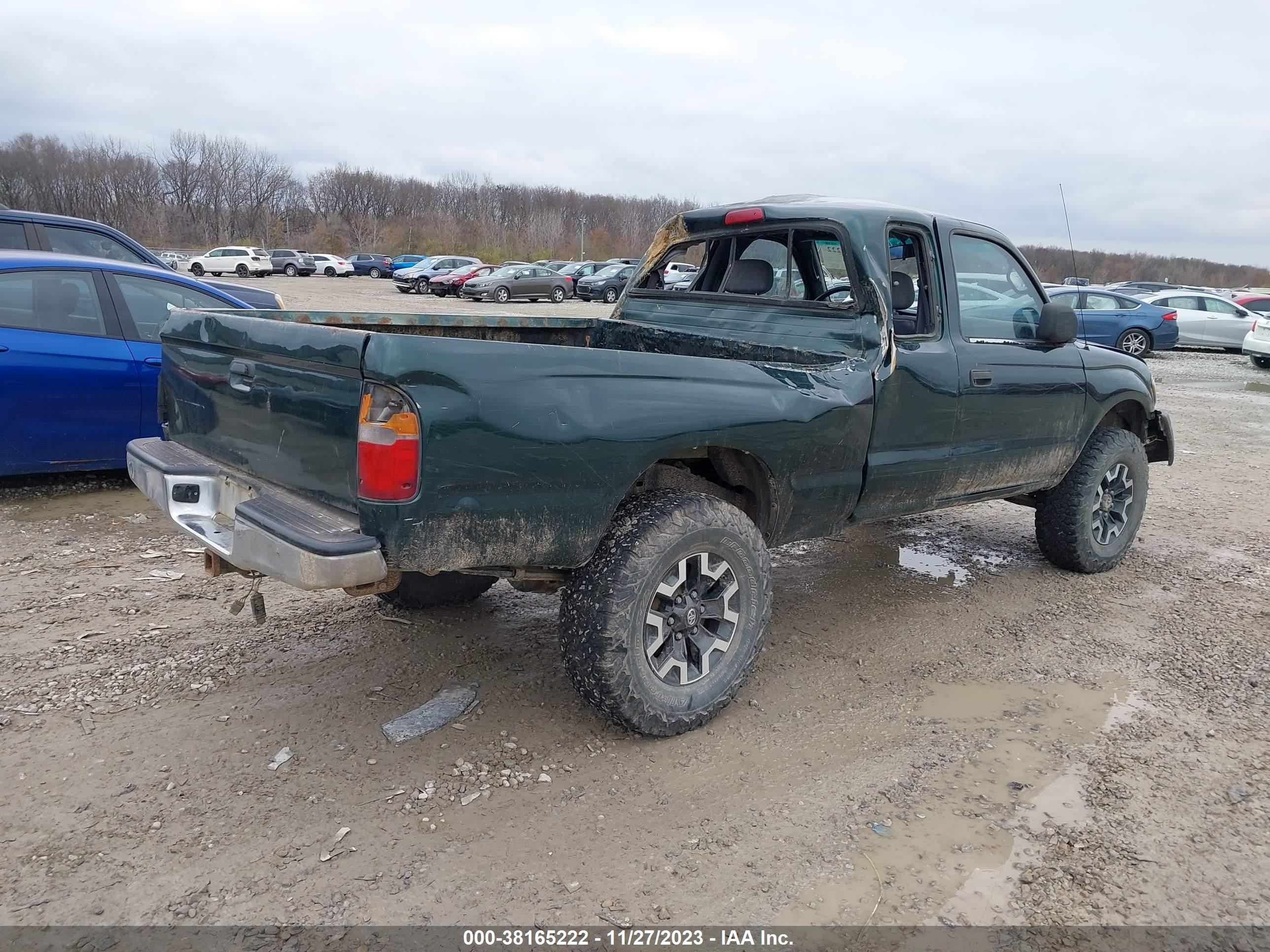 Photo 3 VIN: 4TAWN72N2YZ619179 - TOYOTA TACOMA 