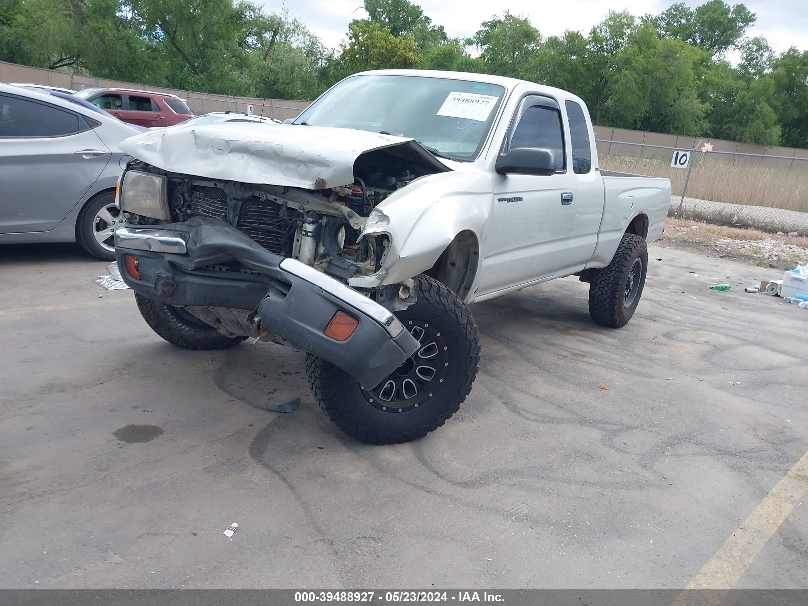 Photo 1 VIN: 4TAWN72N3YZ615089 - TOYOTA TACOMA 