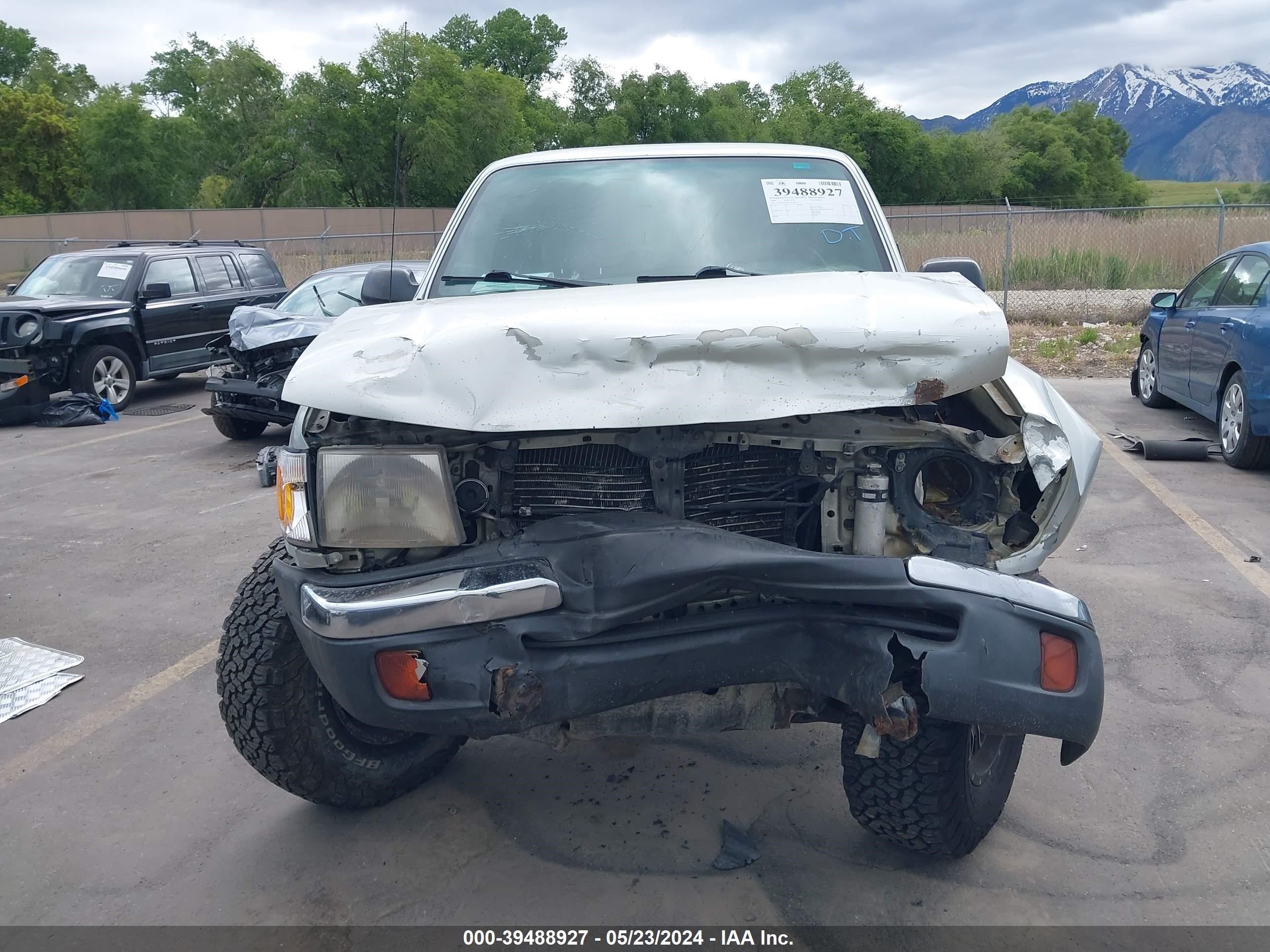 Photo 11 VIN: 4TAWN72N3YZ615089 - TOYOTA TACOMA 