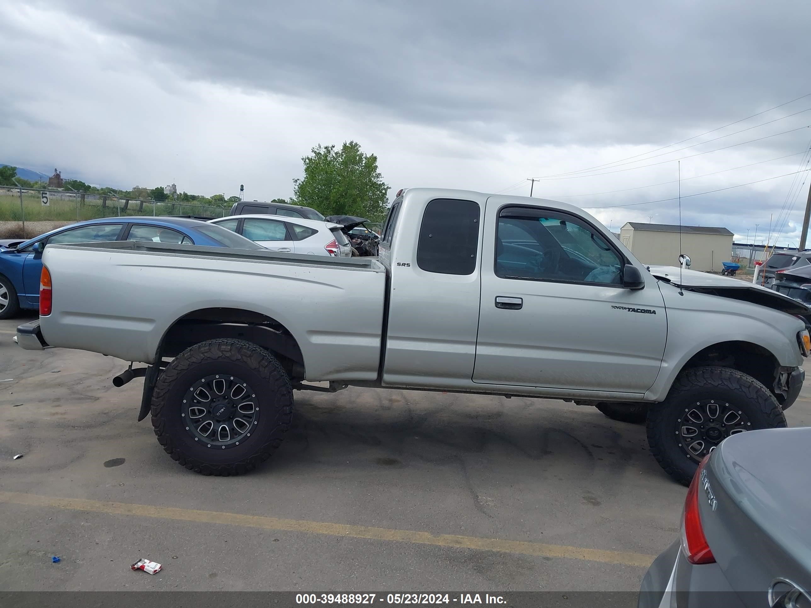 Photo 12 VIN: 4TAWN72N3YZ615089 - TOYOTA TACOMA 