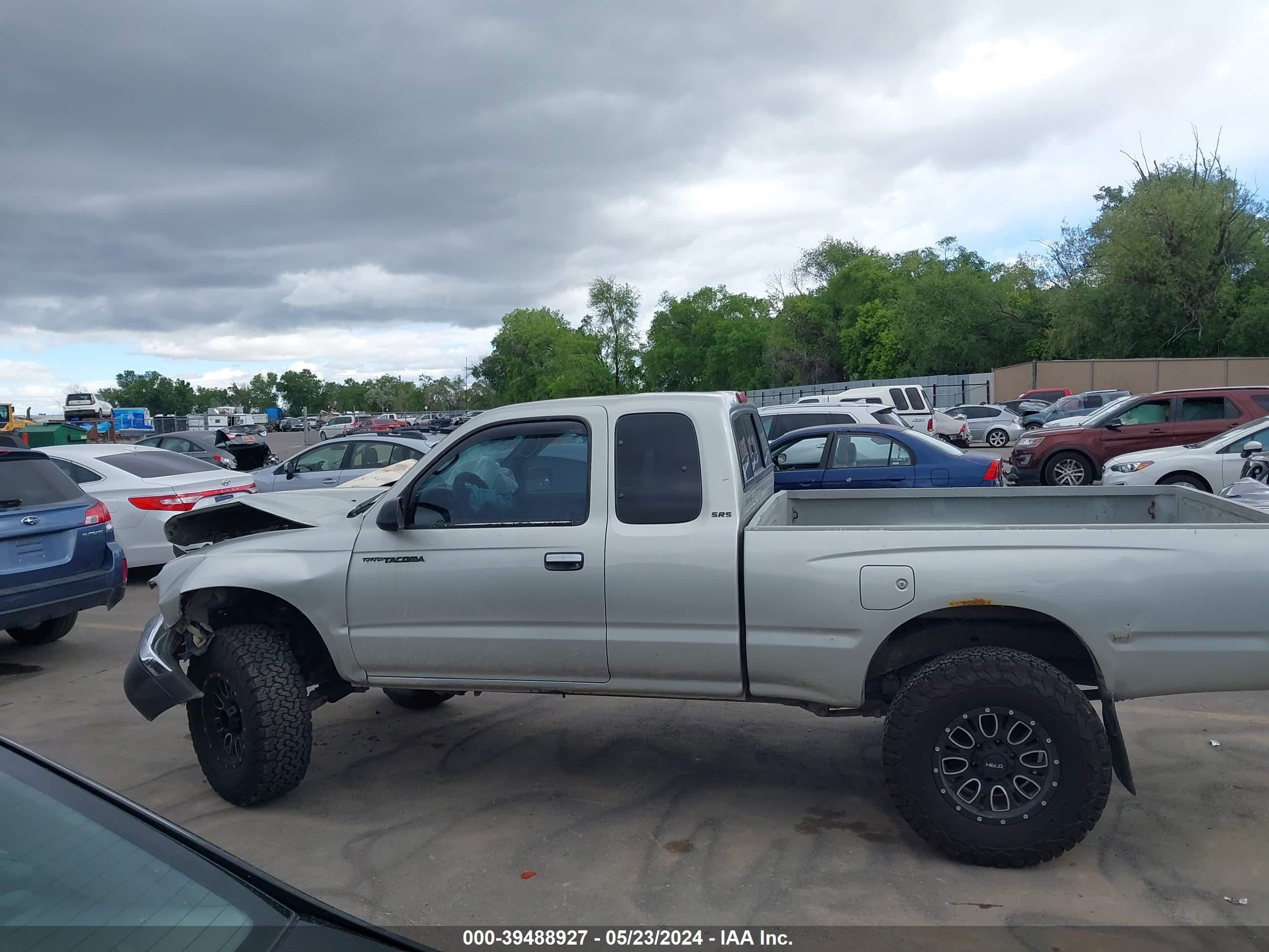 Photo 13 VIN: 4TAWN72N3YZ615089 - TOYOTA TACOMA 