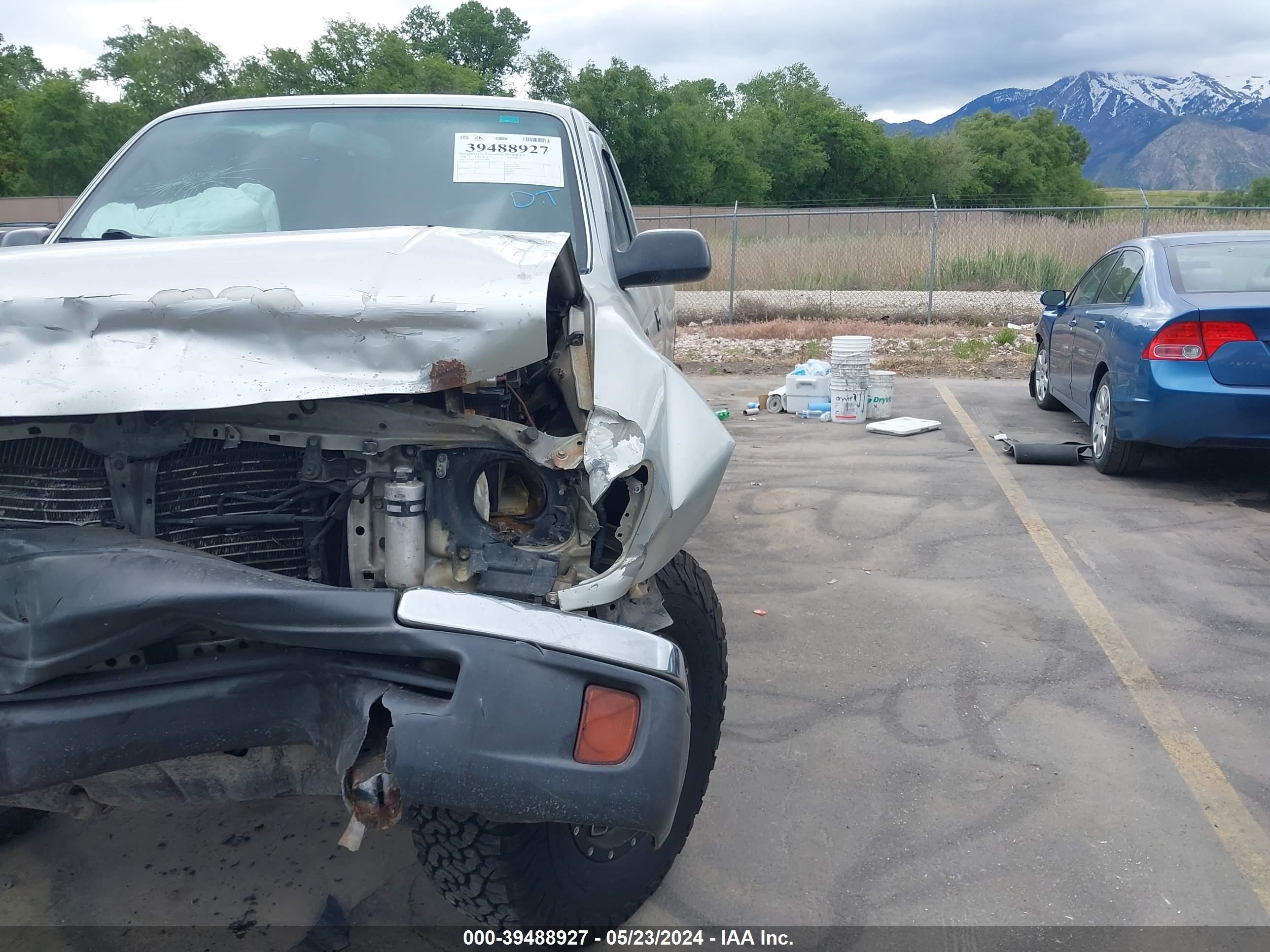 Photo 5 VIN: 4TAWN72N3YZ615089 - TOYOTA TACOMA 