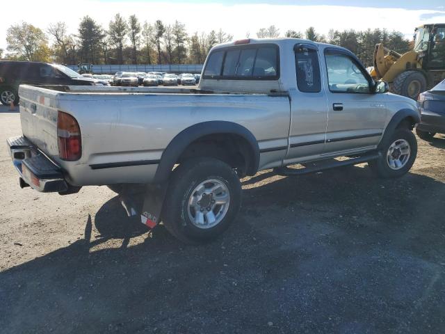 Photo 2 VIN: 4TAWN72N4YZ575606 - TOYOTA TACOMA 