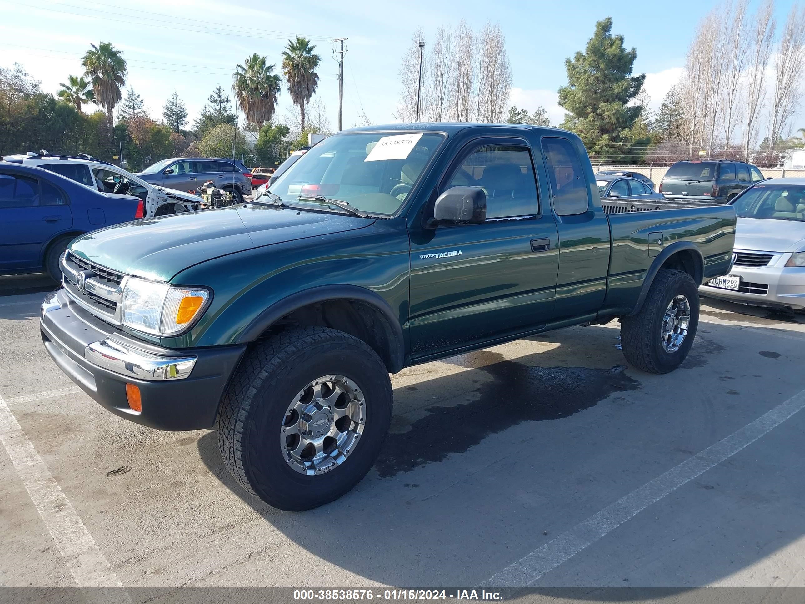 Photo 1 VIN: 4TAWN72N6YZ595758 - TOYOTA TACOMA 