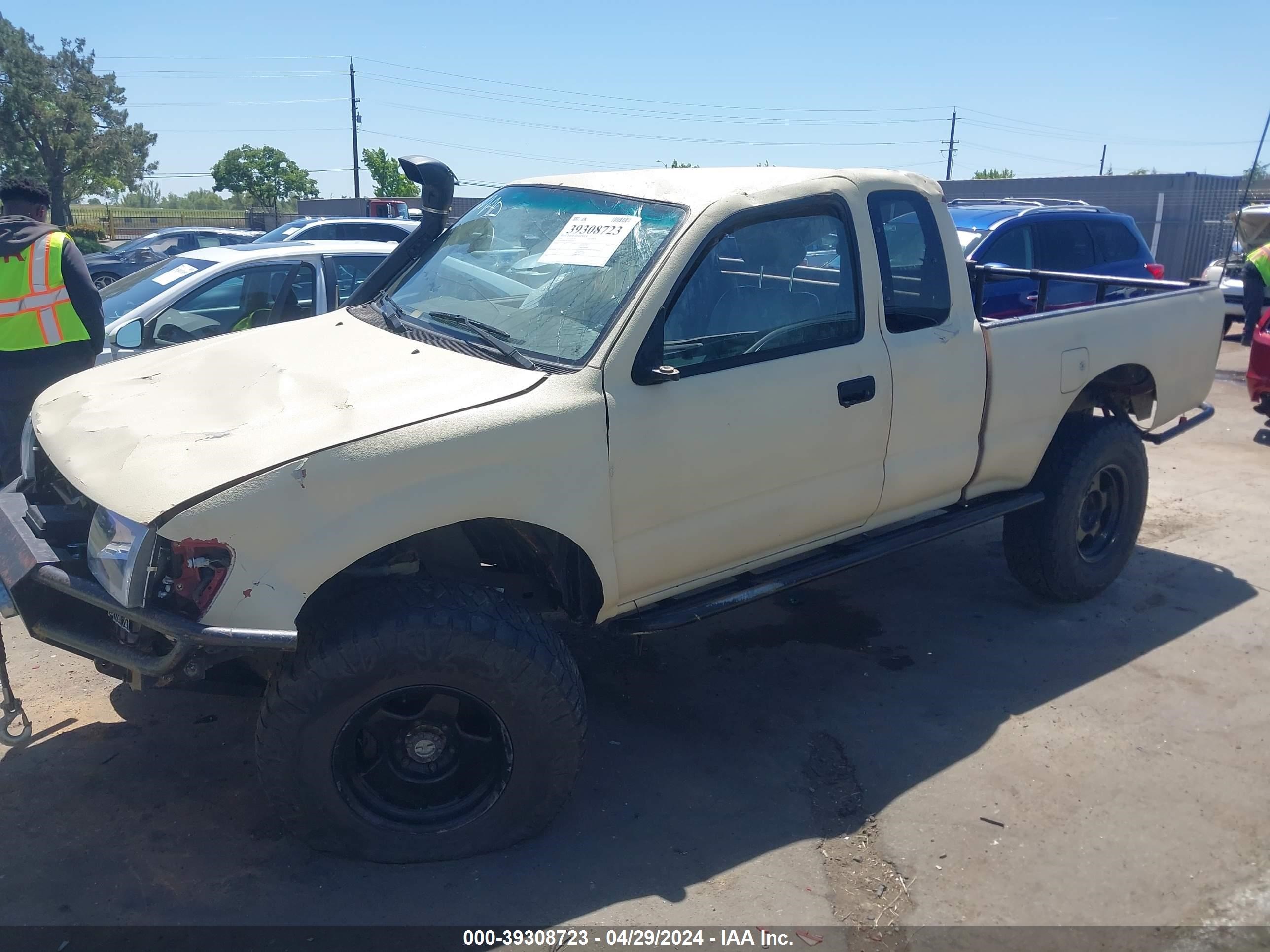 Photo 1 VIN: 4TAWN72N7YZ650573 - TOYOTA TACOMA 