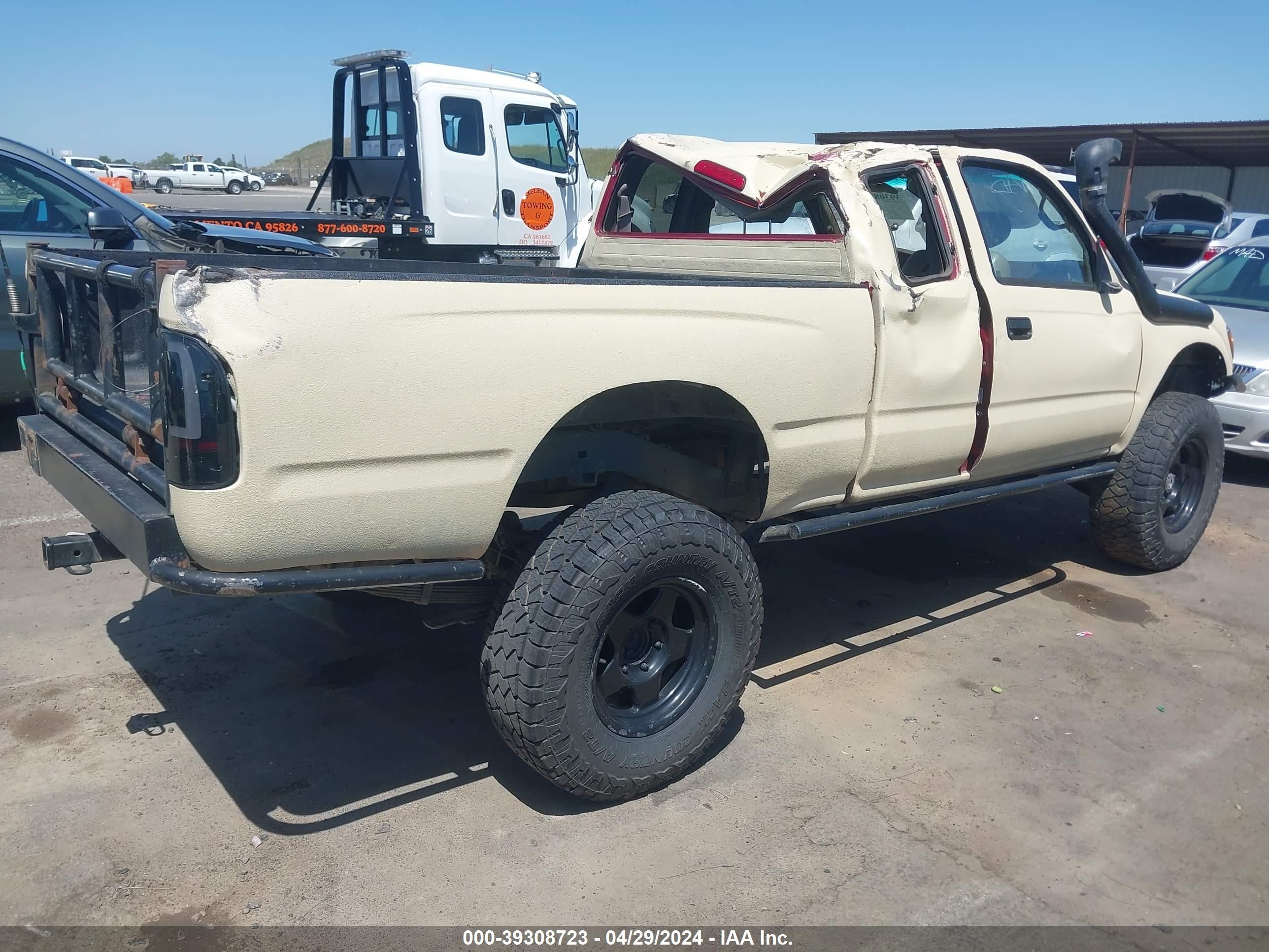 Photo 3 VIN: 4TAWN72N7YZ650573 - TOYOTA TACOMA 