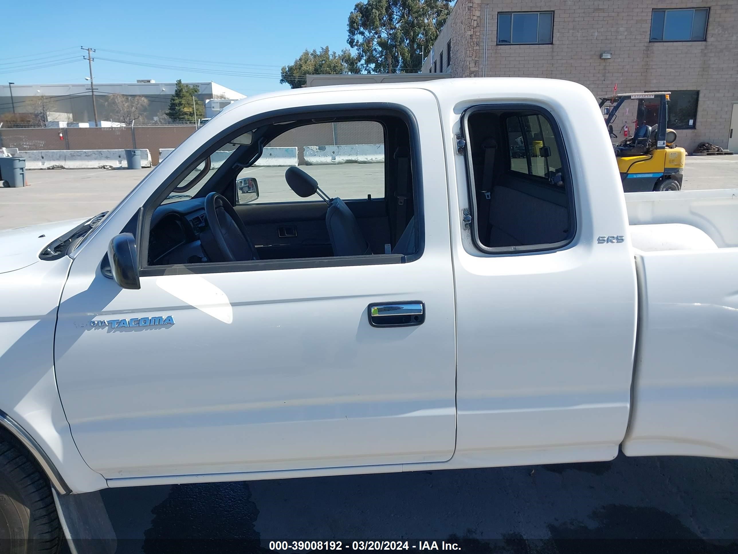 Photo 14 VIN: 4TAWN72N9XZ557116 - TOYOTA TACOMA 