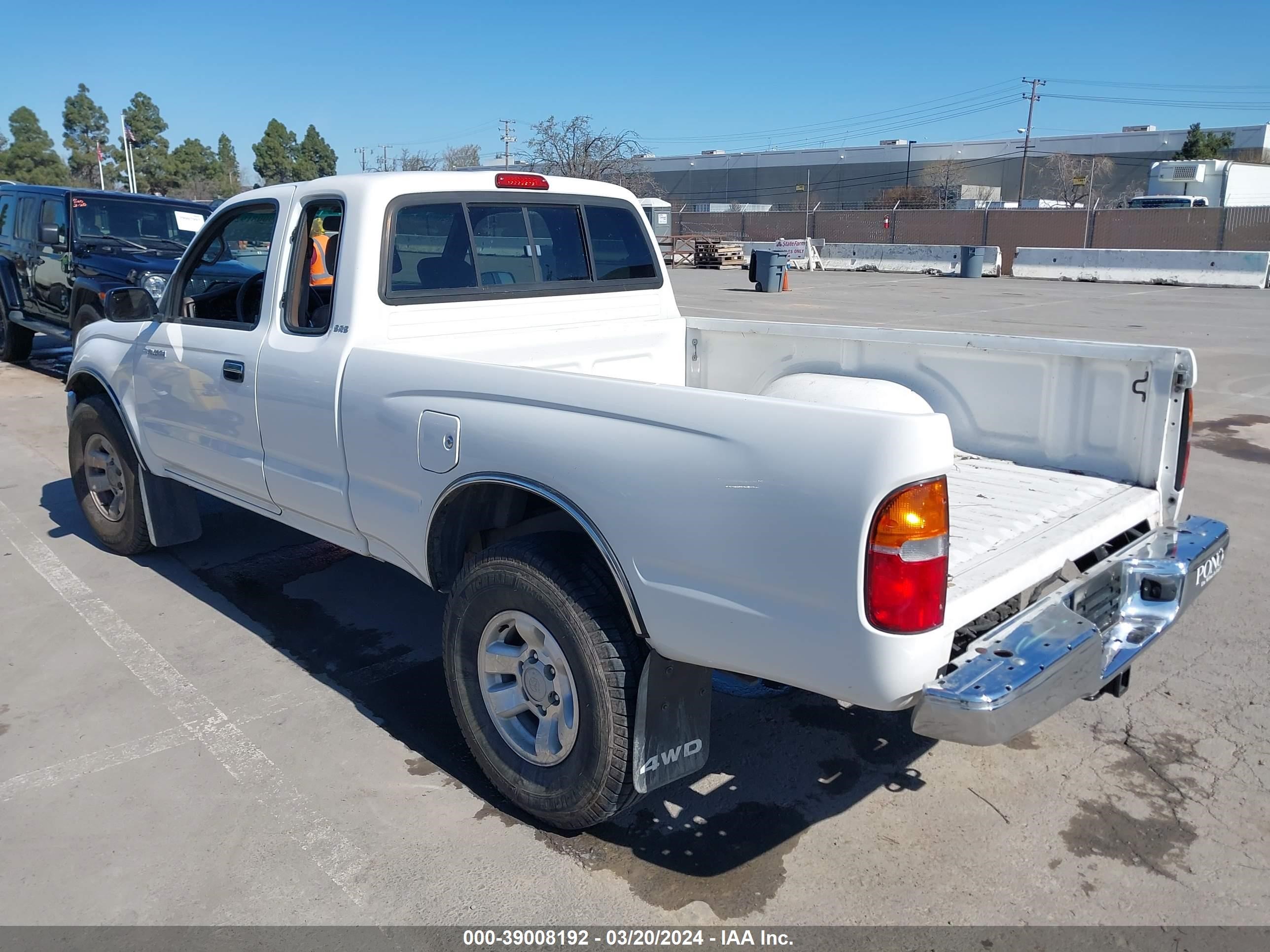 Photo 2 VIN: 4TAWN72N9XZ557116 - TOYOTA TACOMA 