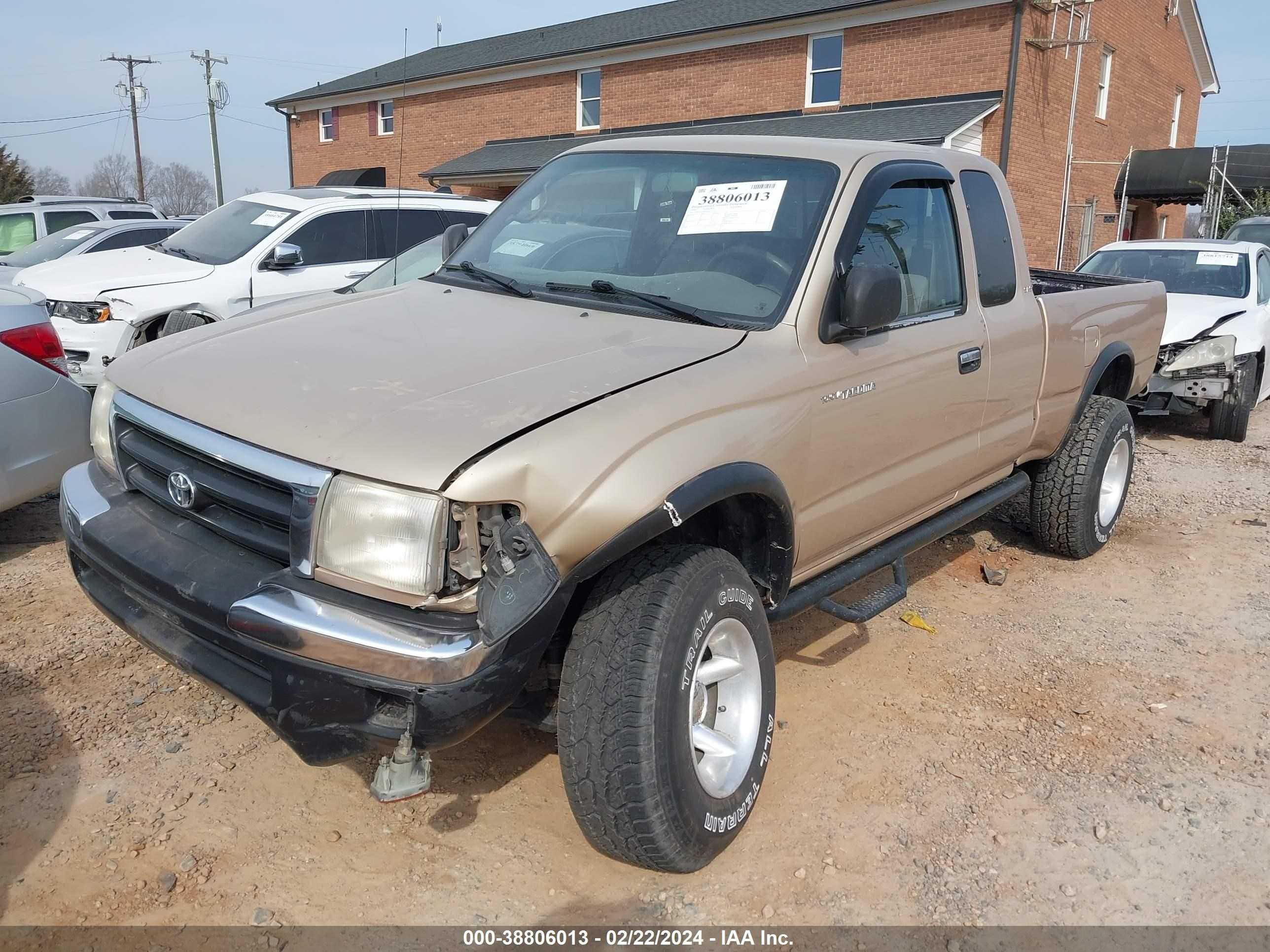 Photo 1 VIN: 4TAWN72N9YZ615274 - TOYOTA TACOMA 