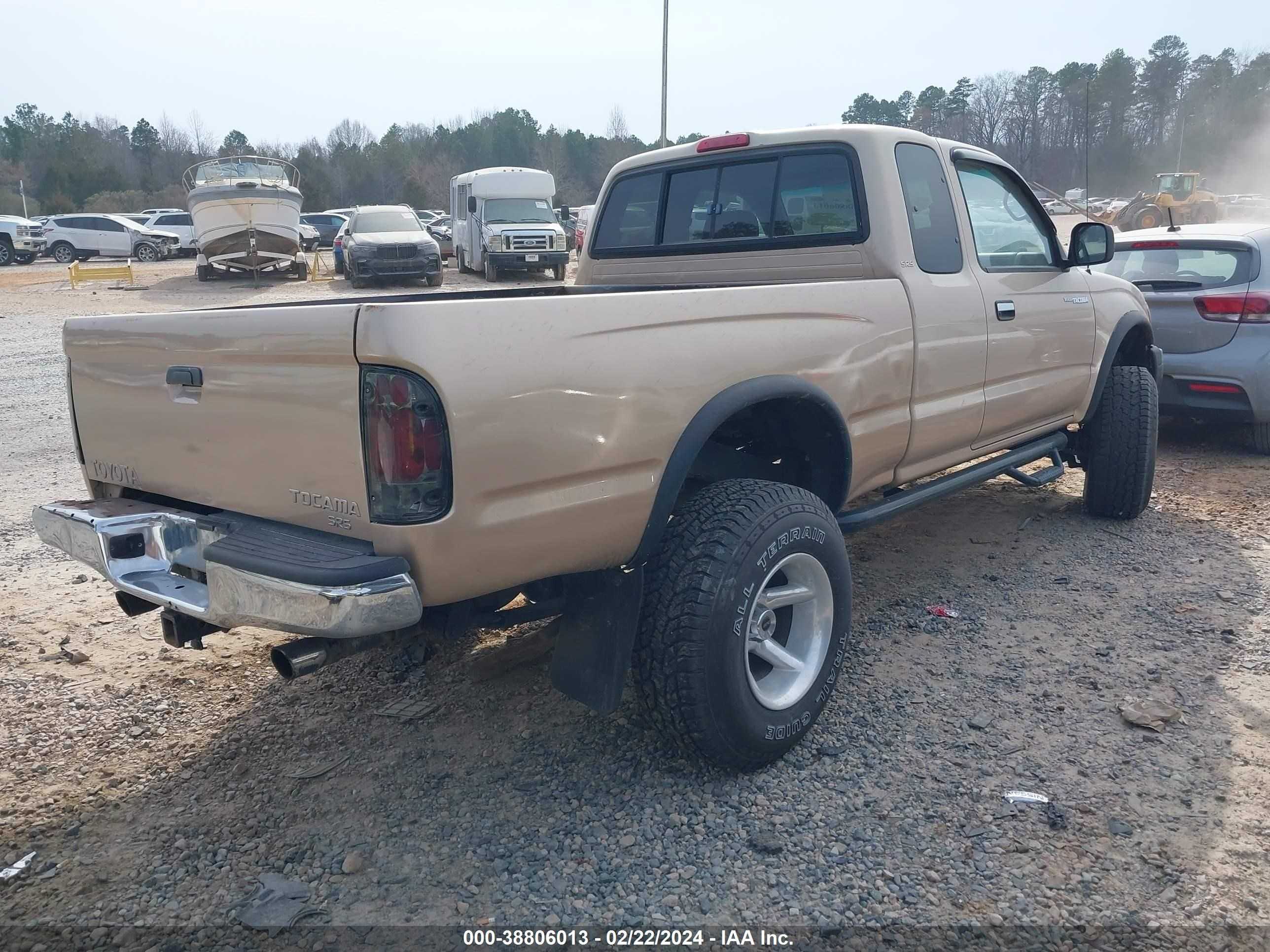 Photo 3 VIN: 4TAWN72N9YZ615274 - TOYOTA TACOMA 