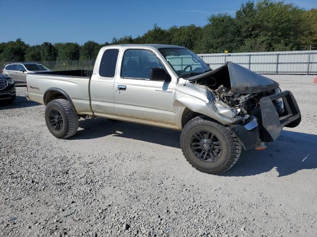 Photo 3 VIN: 4TAWN72NXYZ661695 - TOYOTA TACOMA XTR 