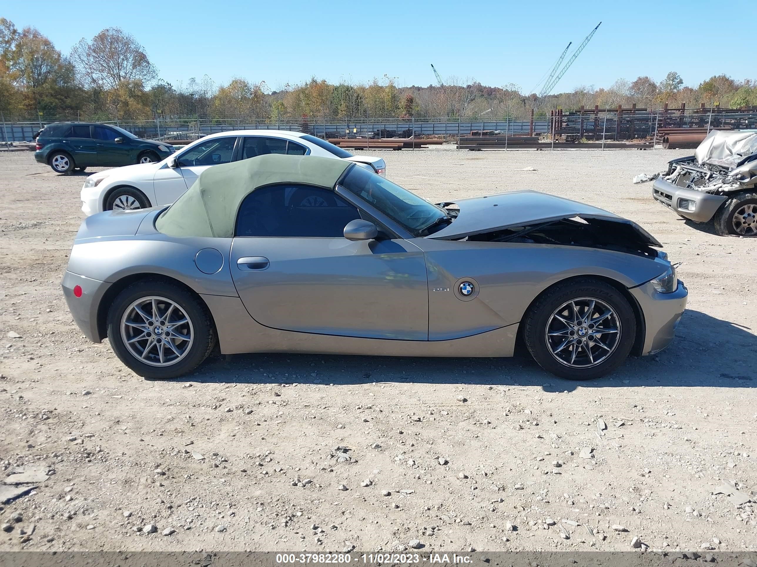 Photo 13 VIN: 4USBT33463LS43969 - BMW Z4 