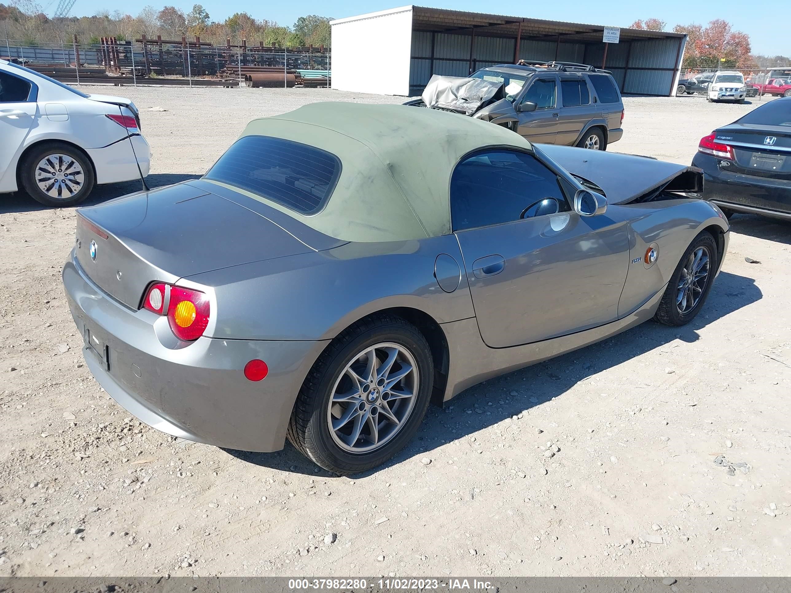 Photo 3 VIN: 4USBT33463LS43969 - BMW Z4 