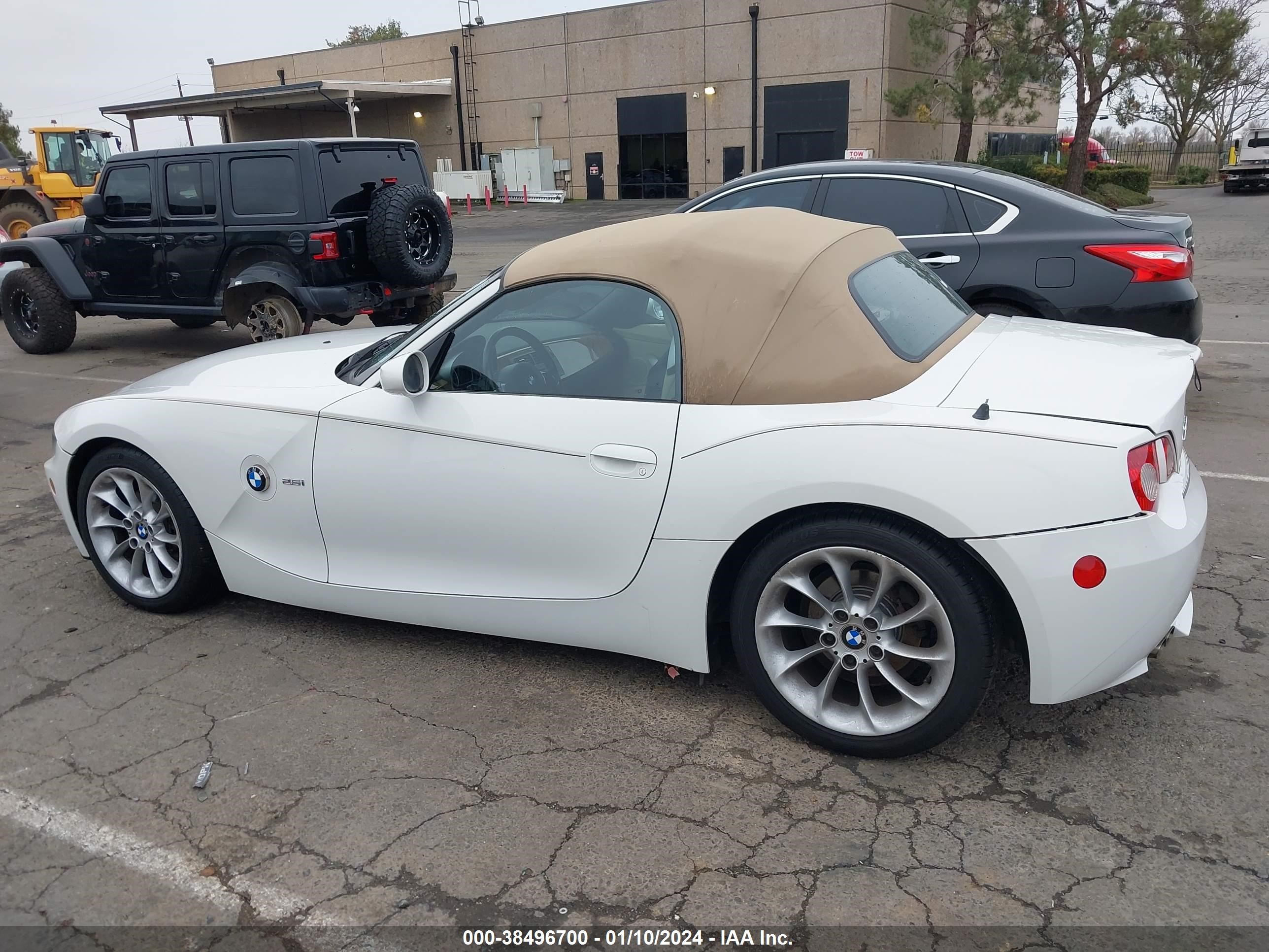 Photo 13 VIN: 4USBT33525LS54379 - BMW Z4 