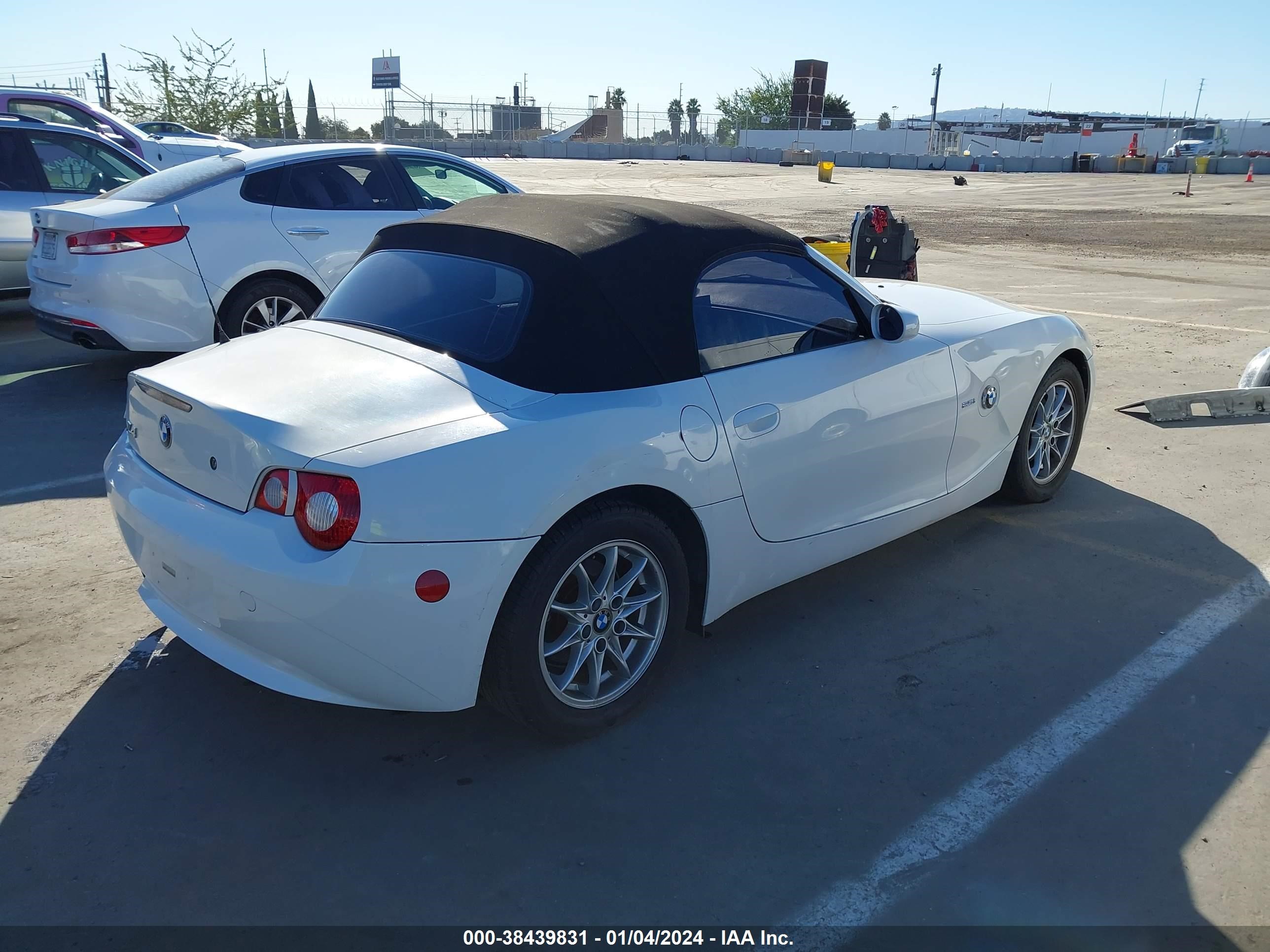 Photo 3 VIN: 4USBT33525LS55824 - BMW Z4 