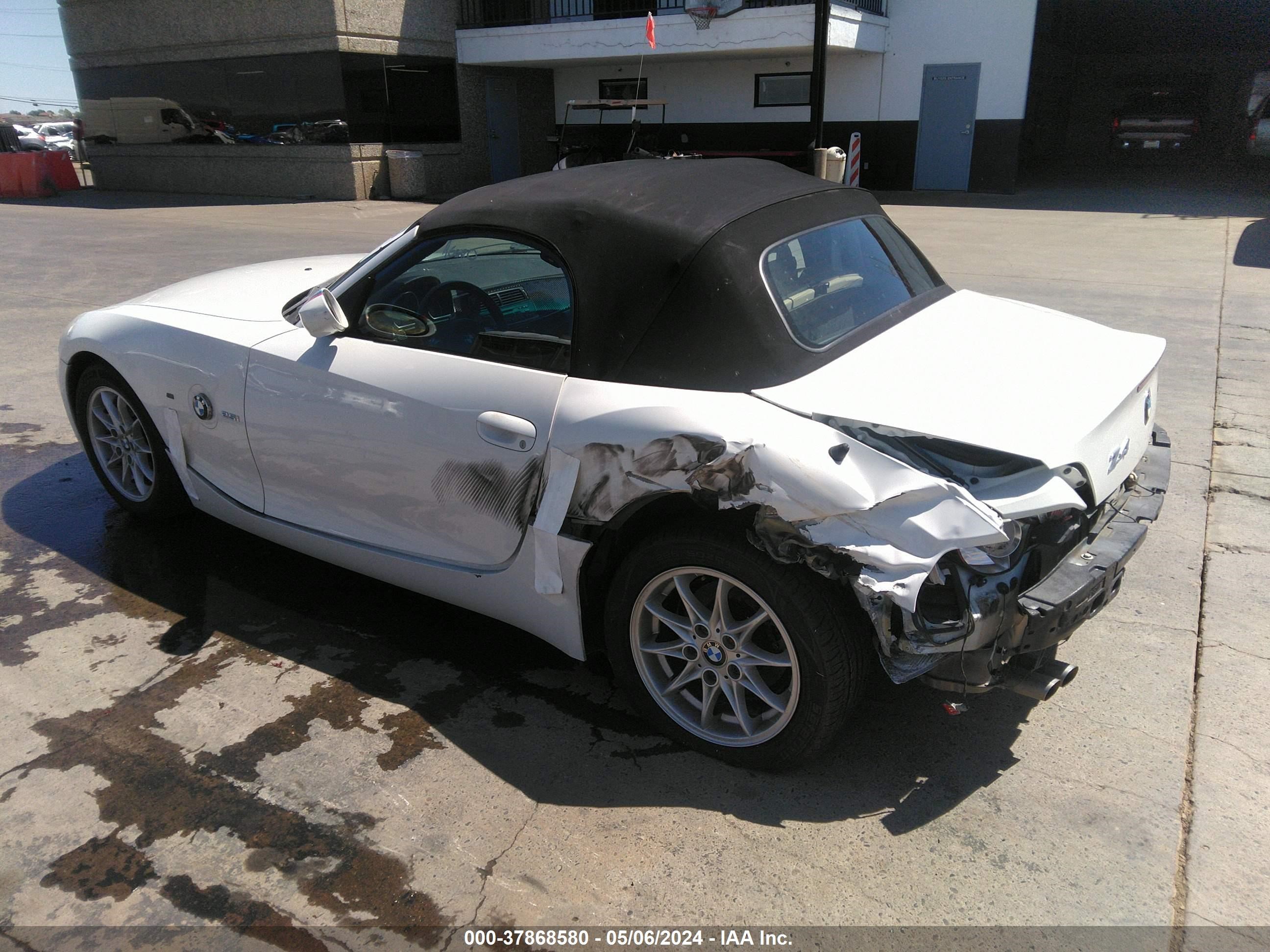 Photo 2 VIN: 4USBT33585LS55486 - BMW Z4 