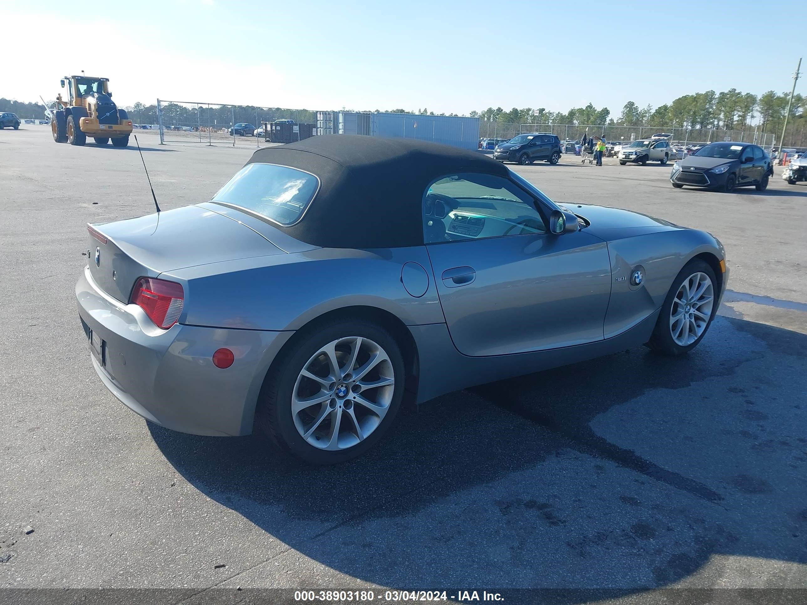 Photo 3 VIN: 4USBU33528LW75679 - BMW Z4 