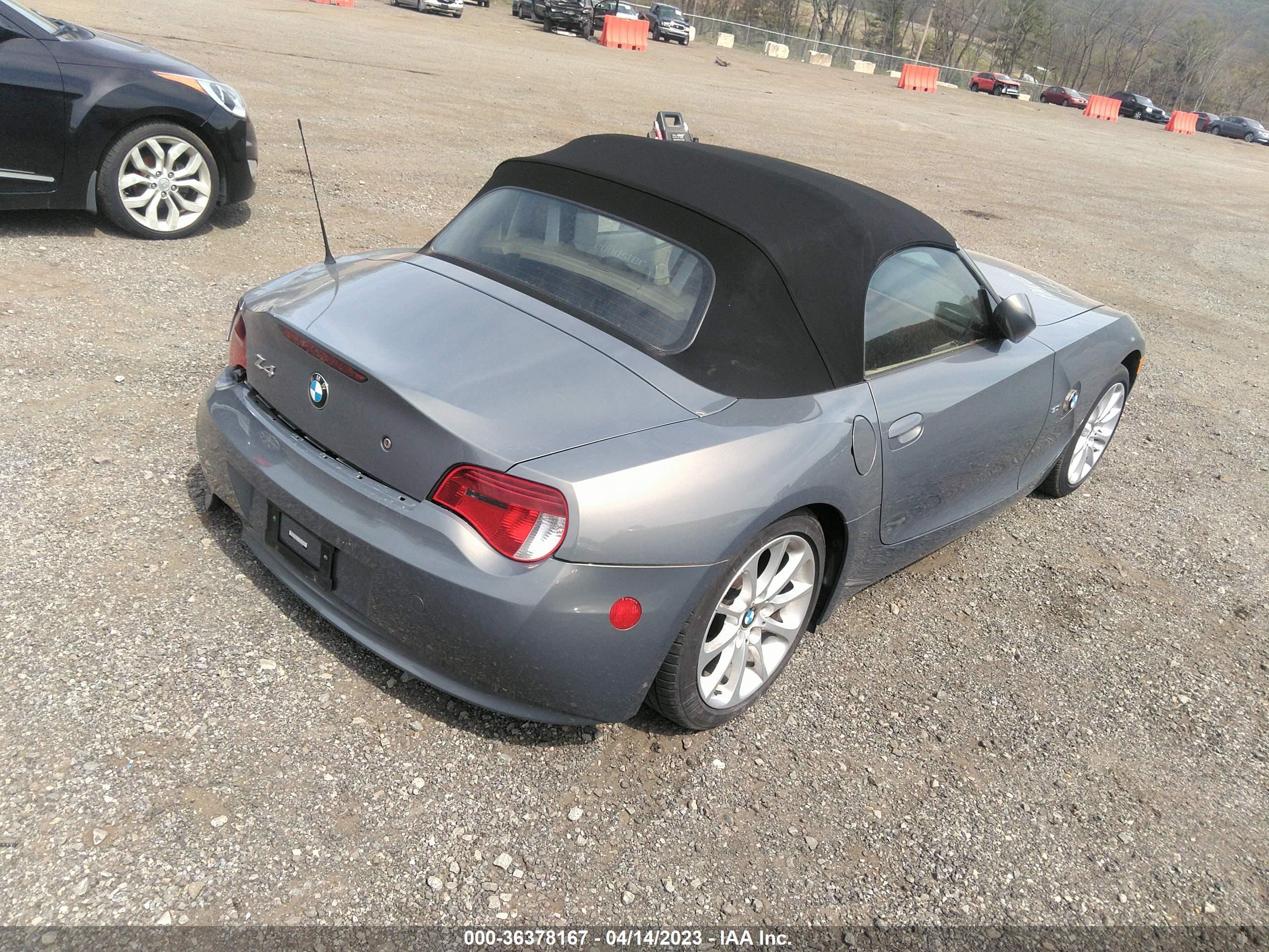 Photo 3 VIN: 4USBU33537LW70425 - BMW Z4 