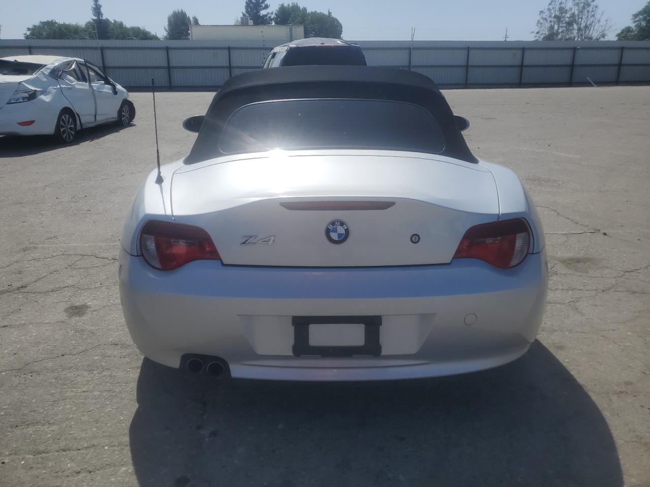 Photo 5 VIN: 4USBU33546LW66270 - BMW Z4 