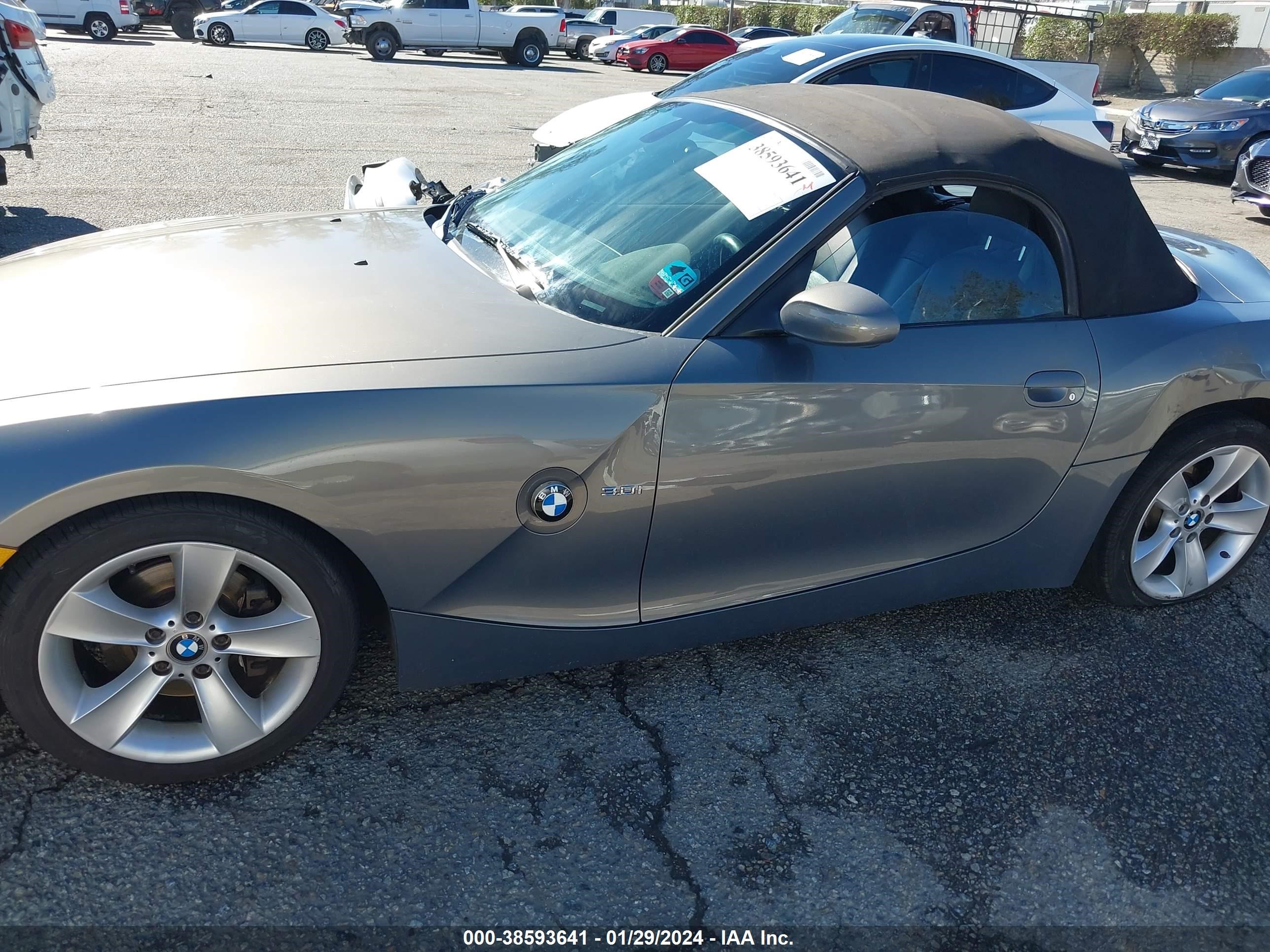 Photo 13 VIN: 4USBU33587LW73496 - BMW Z4 