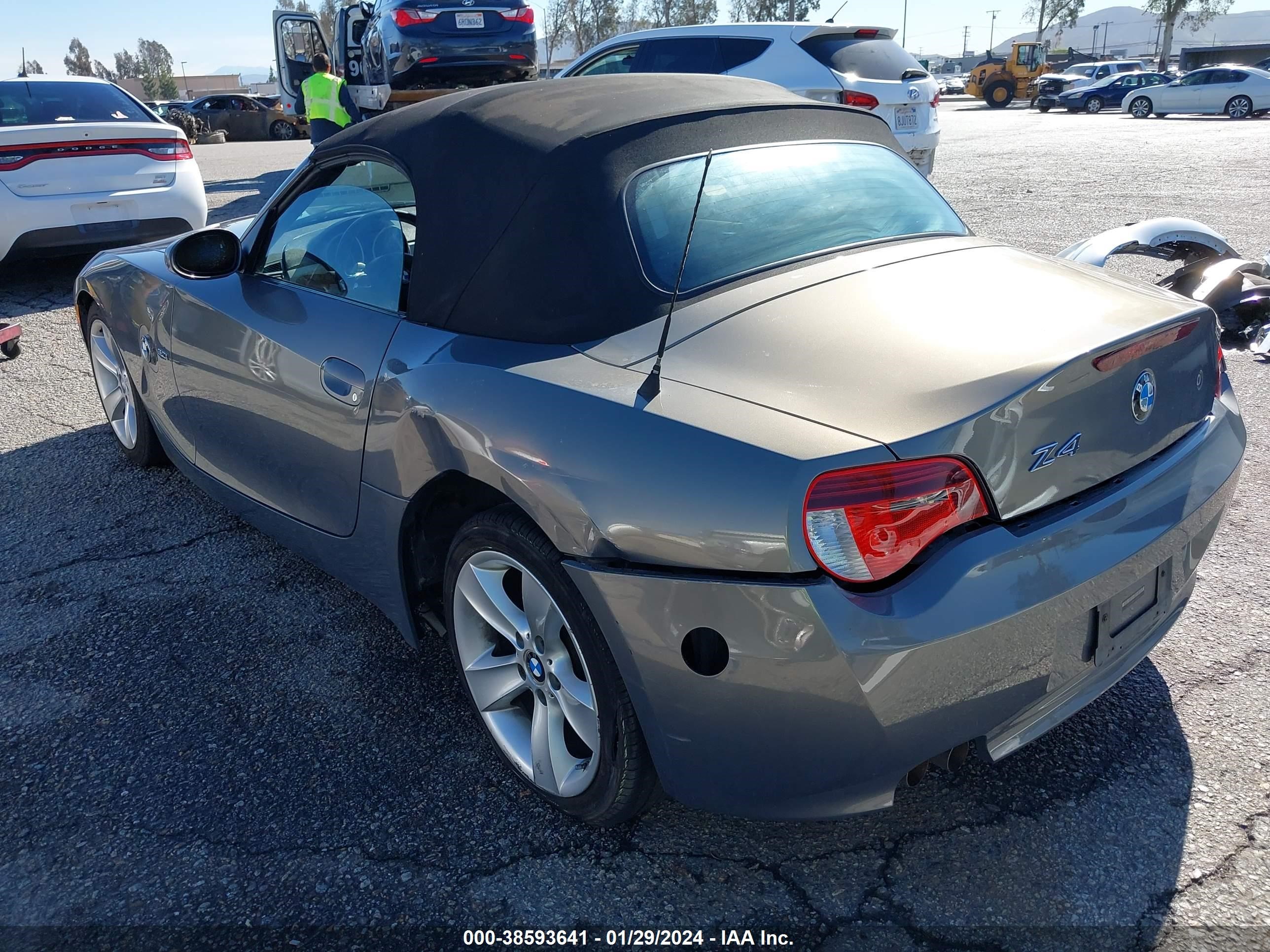 Photo 2 VIN: 4USBU33587LW73496 - BMW Z4 