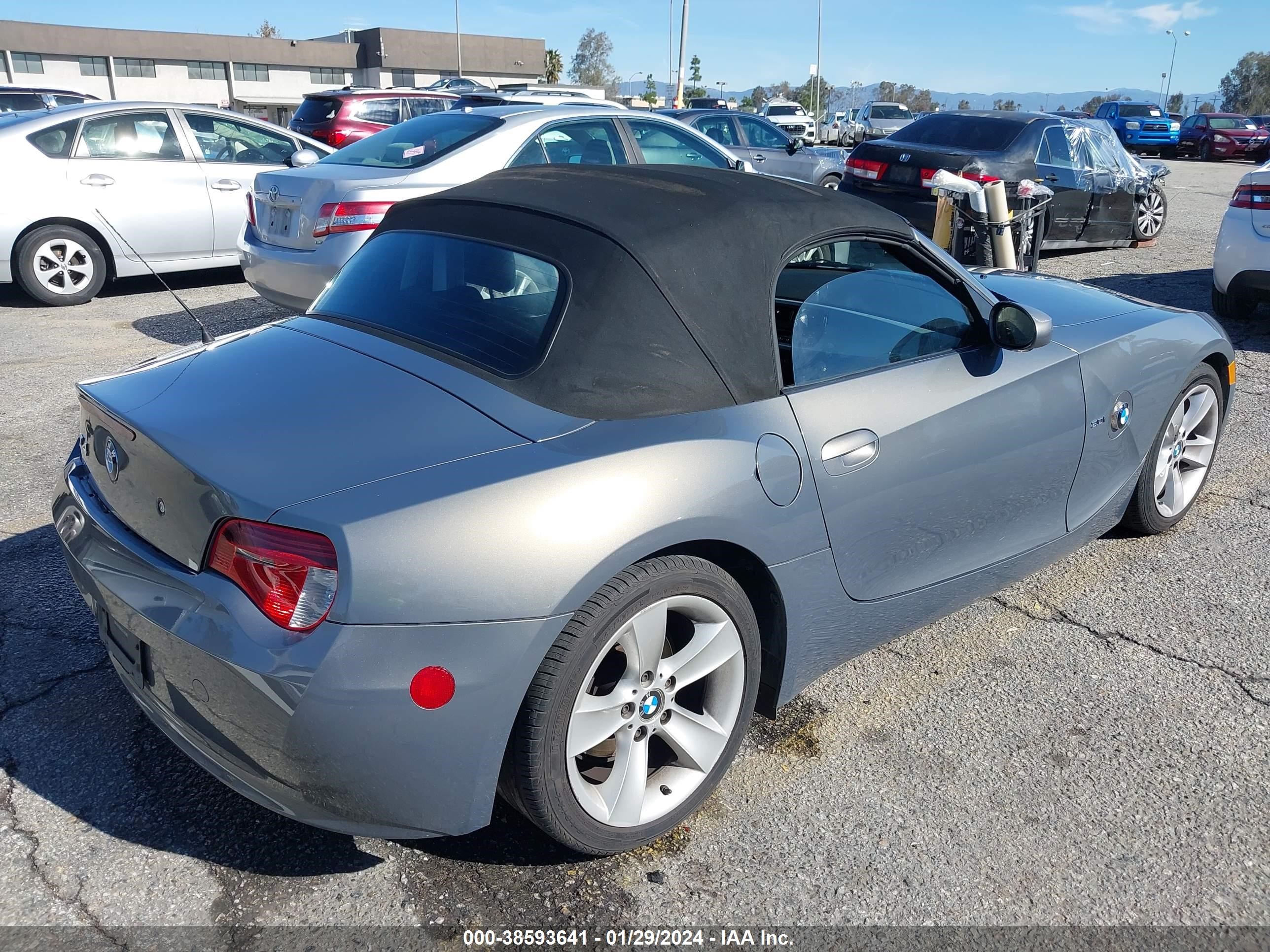 Photo 3 VIN: 4USBU33587LW73496 - BMW Z4 