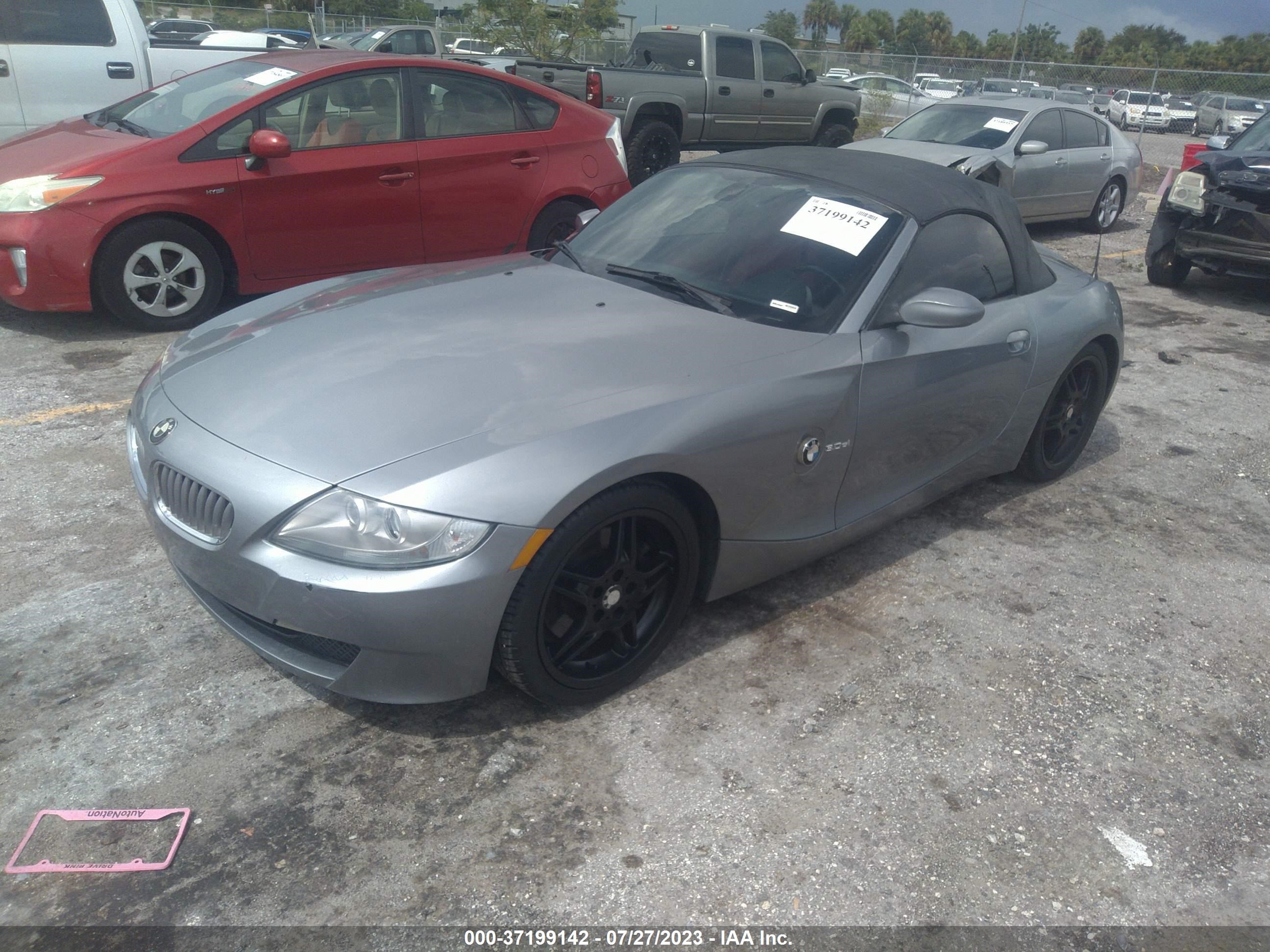 Photo 1 VIN: 4USBU53516LX00323 - BMW Z4 