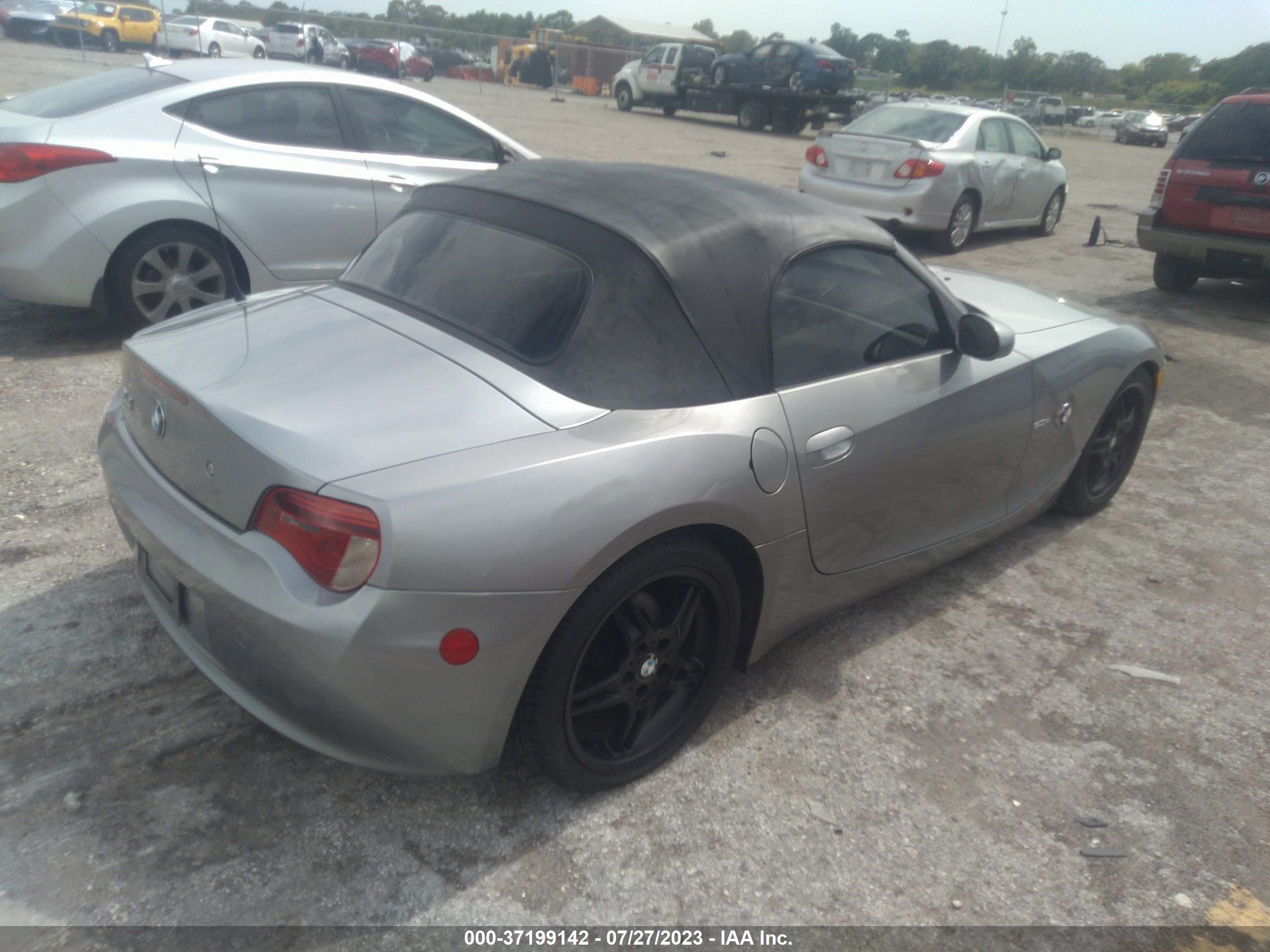 Photo 3 VIN: 4USBU53516LX00323 - BMW Z4 