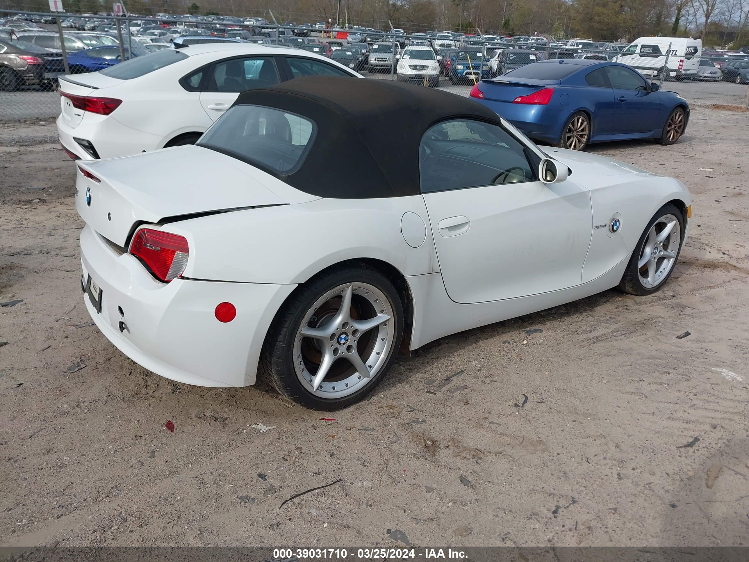 Photo 3 VIN: 4USBU53537LX02561 - BMW Z4 