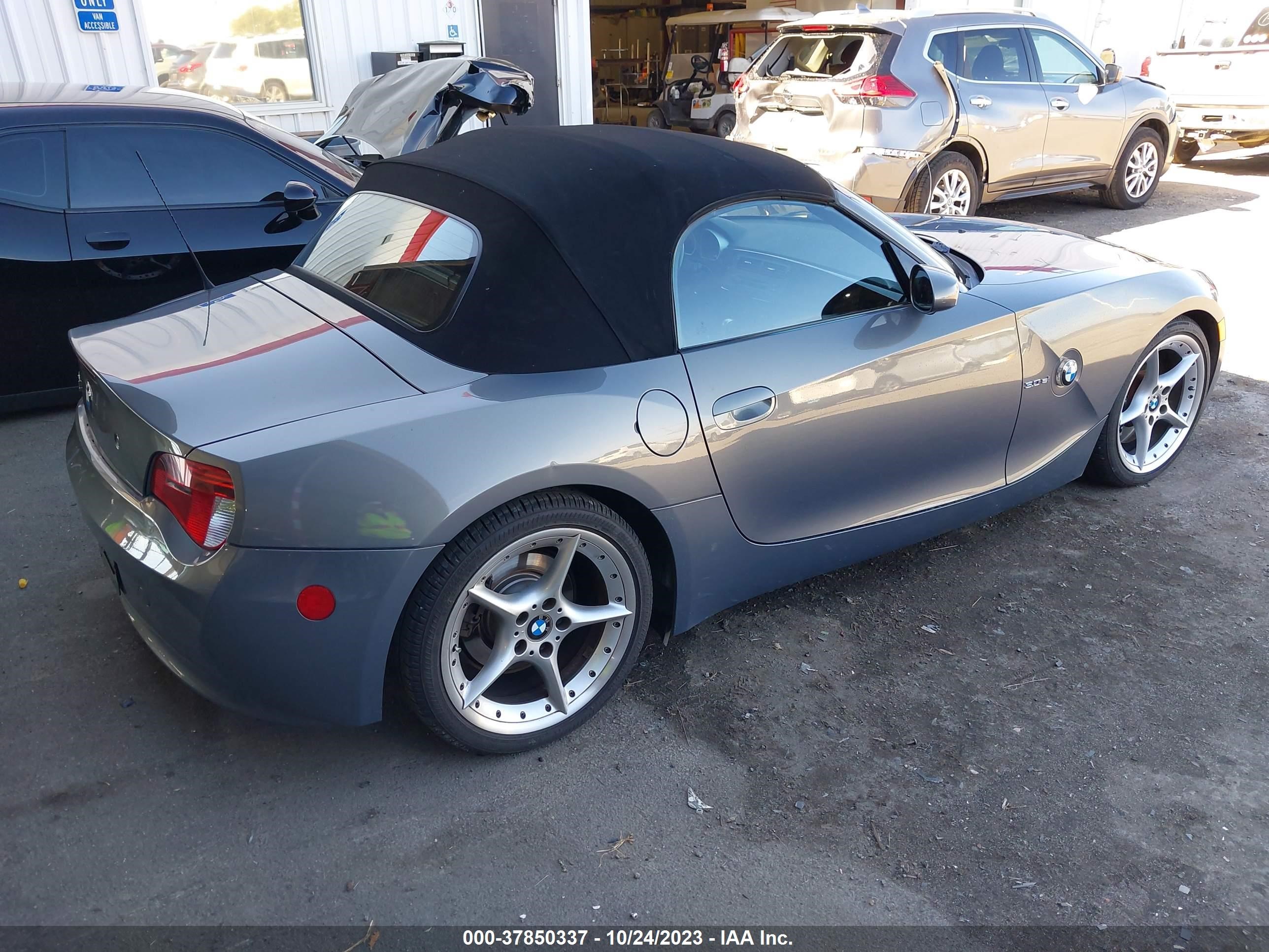 Photo 3 VIN: 4USBU53548LX04398 - BMW Z4 