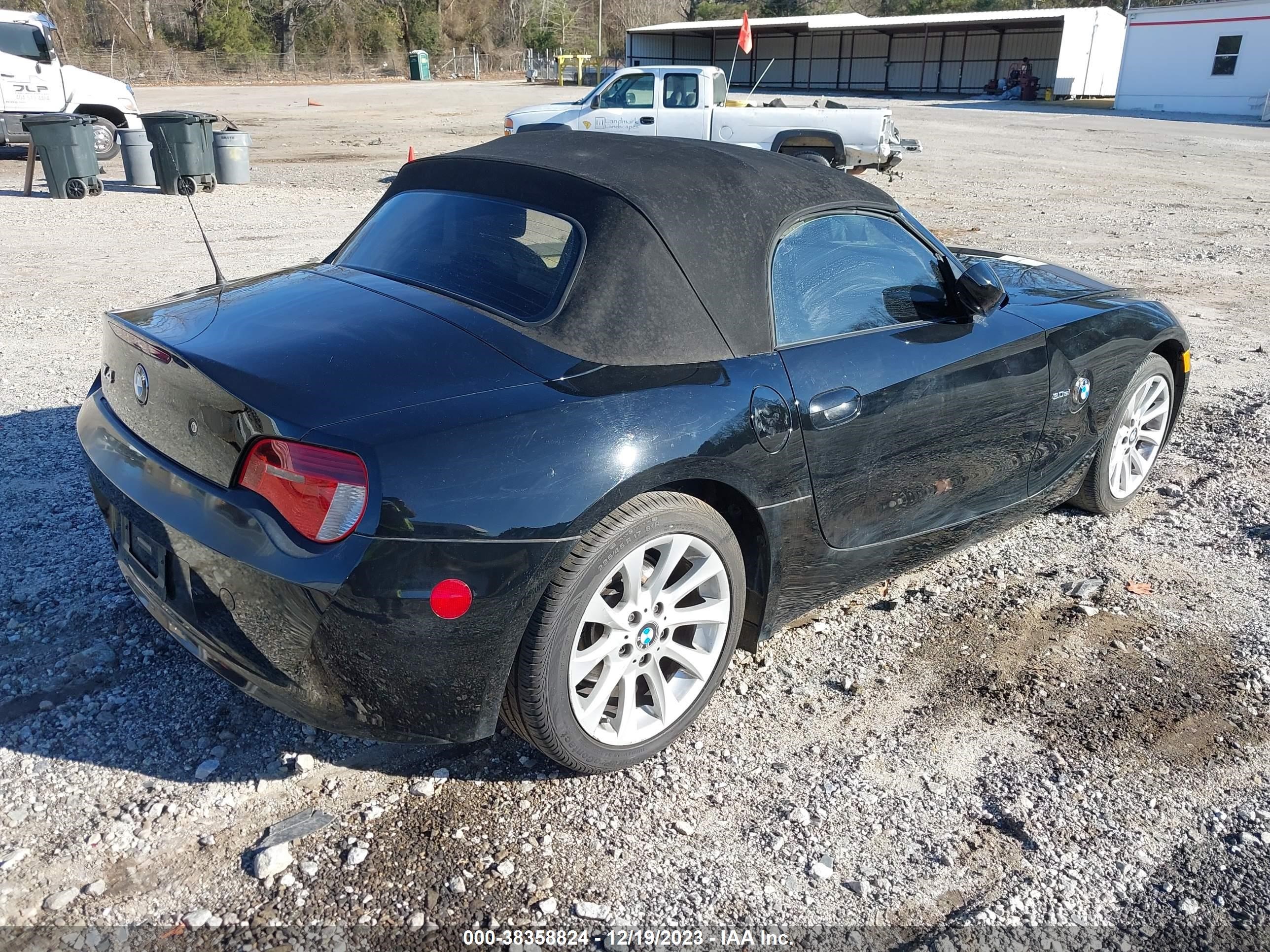 Photo 3 VIN: 4USBU53588LX04887 - BMW Z4 