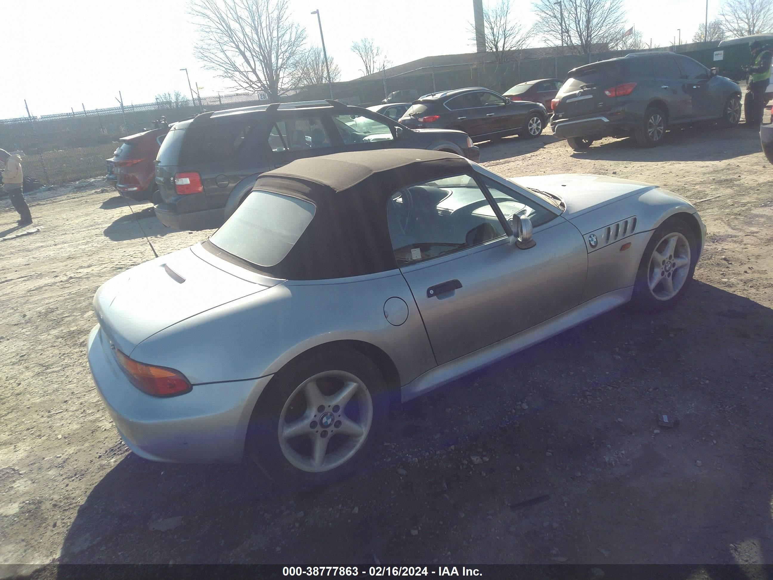 Photo 3 VIN: 4USCH3333XLF41403 - BMW Z3 