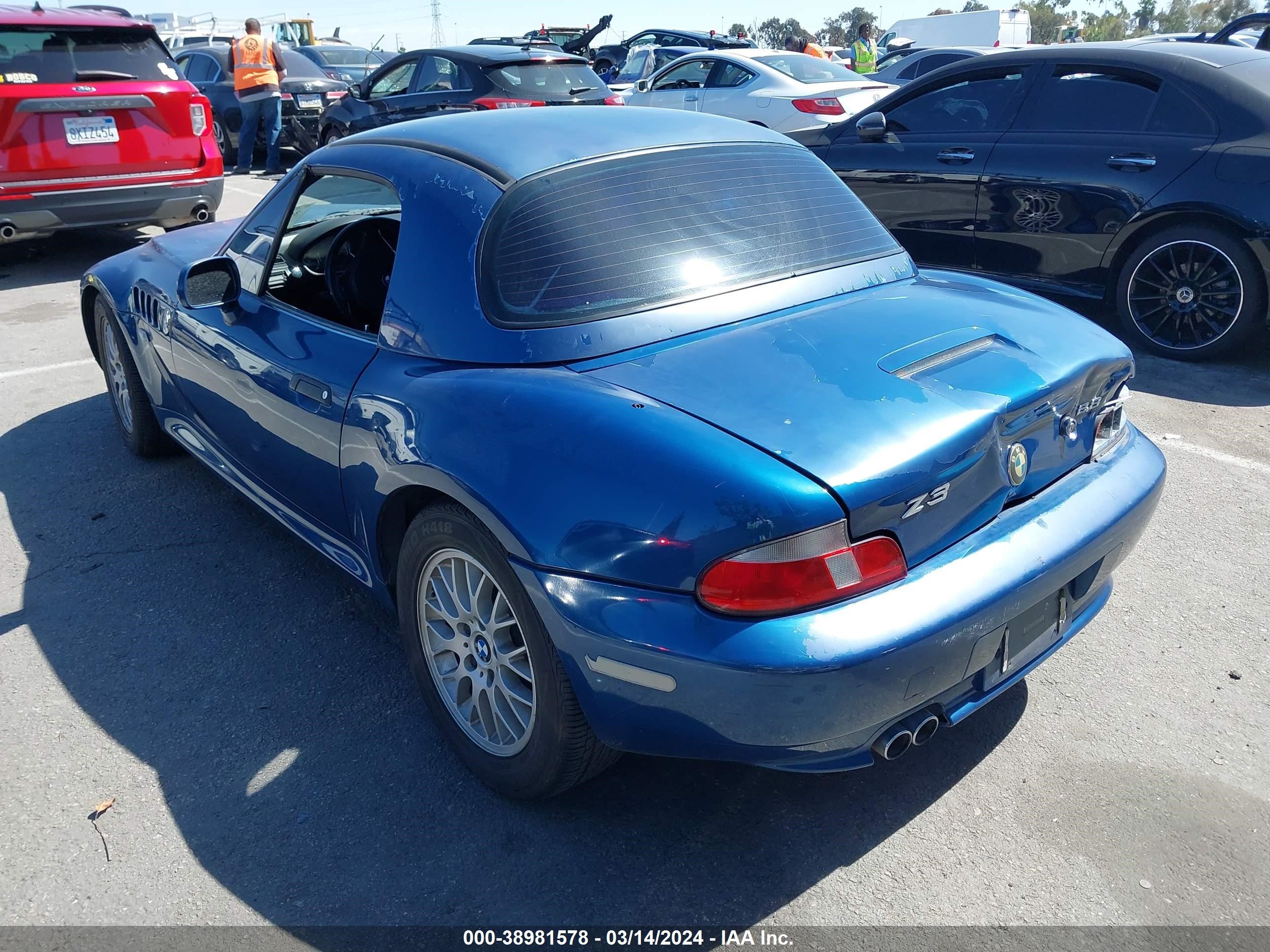 Photo 2 VIN: 4USCH3348YLF43187 - BMW Z3 