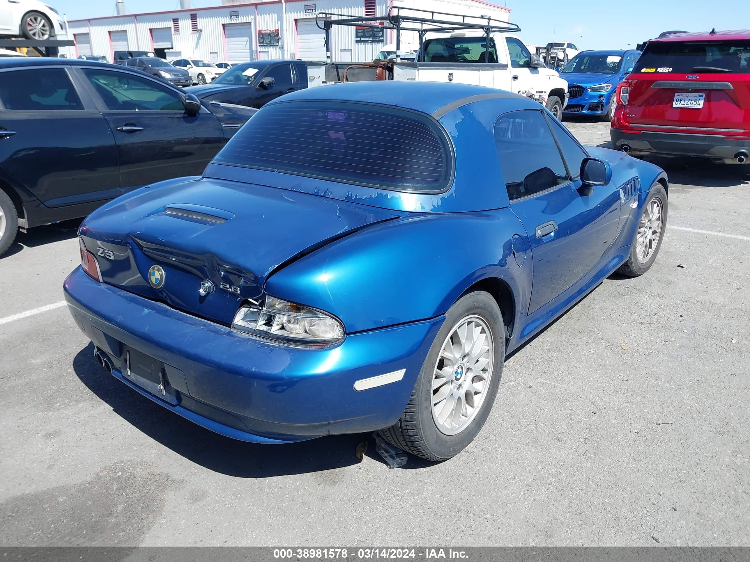 Photo 3 VIN: 4USCH3348YLF43187 - BMW Z3 