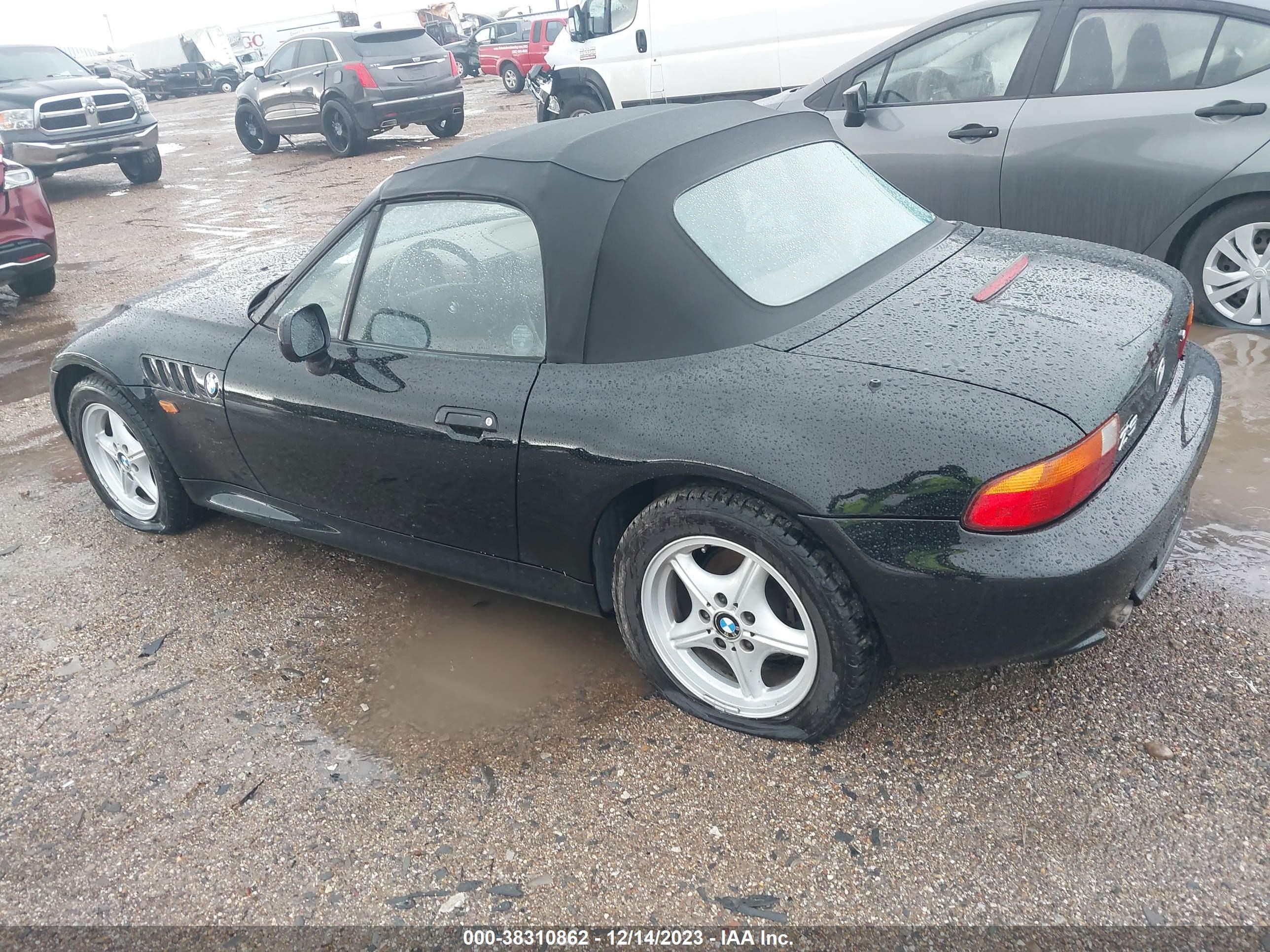 Photo 2 VIN: 4USCH7322TLB69013 - BMW Z3 