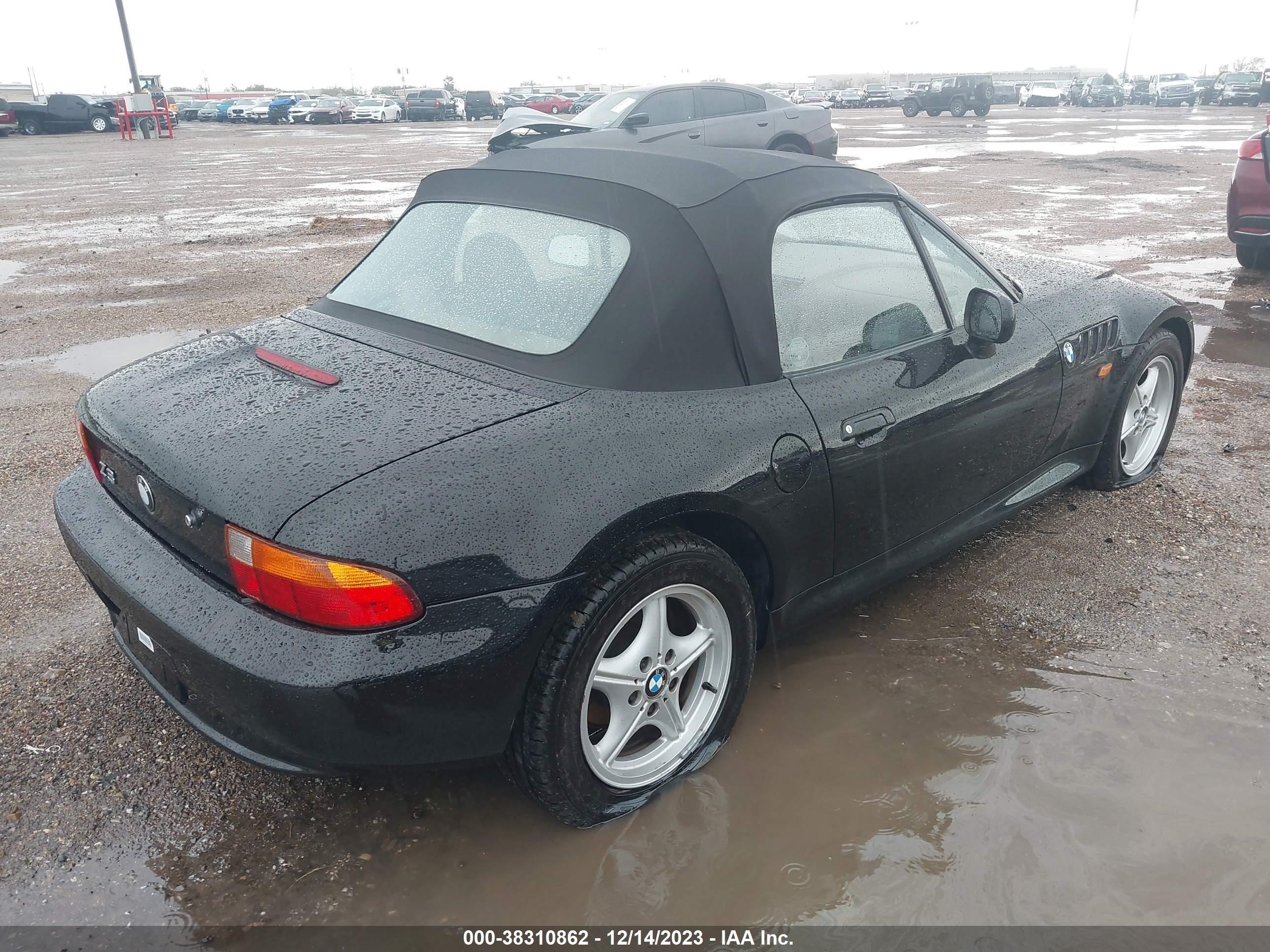 Photo 3 VIN: 4USCH7322TLB69013 - BMW Z3 