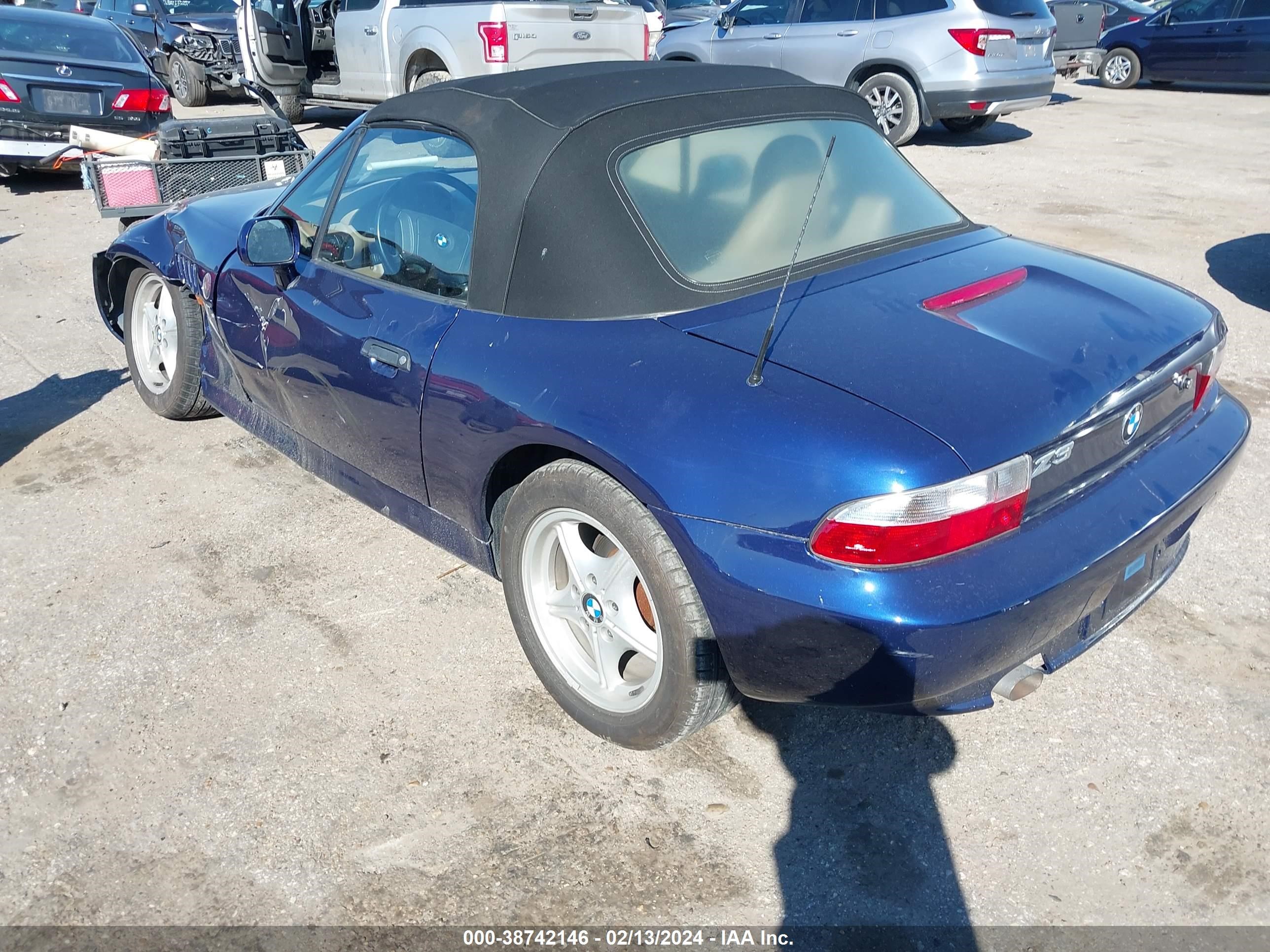 Photo 2 VIN: 4USCH7326TLB71802 - BMW Z3 