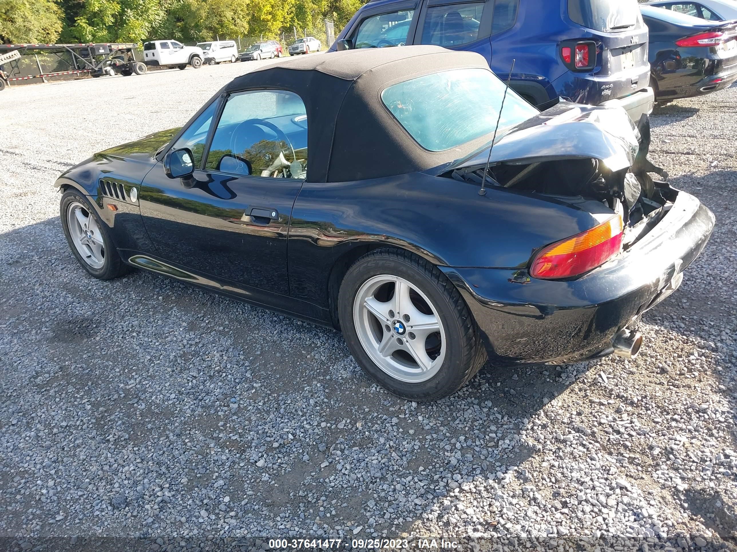 Photo 2 VIN: 4USCH7327TLB73039 - BMW Z3 