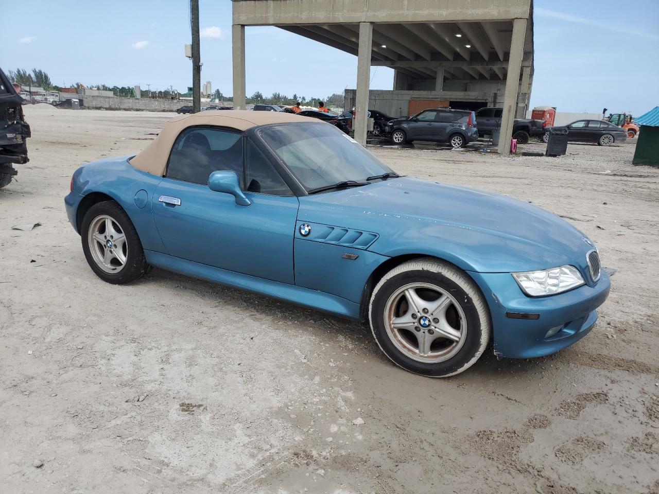 Photo 3 VIN: 4USCH7327VLB84304 - BMW Z3 