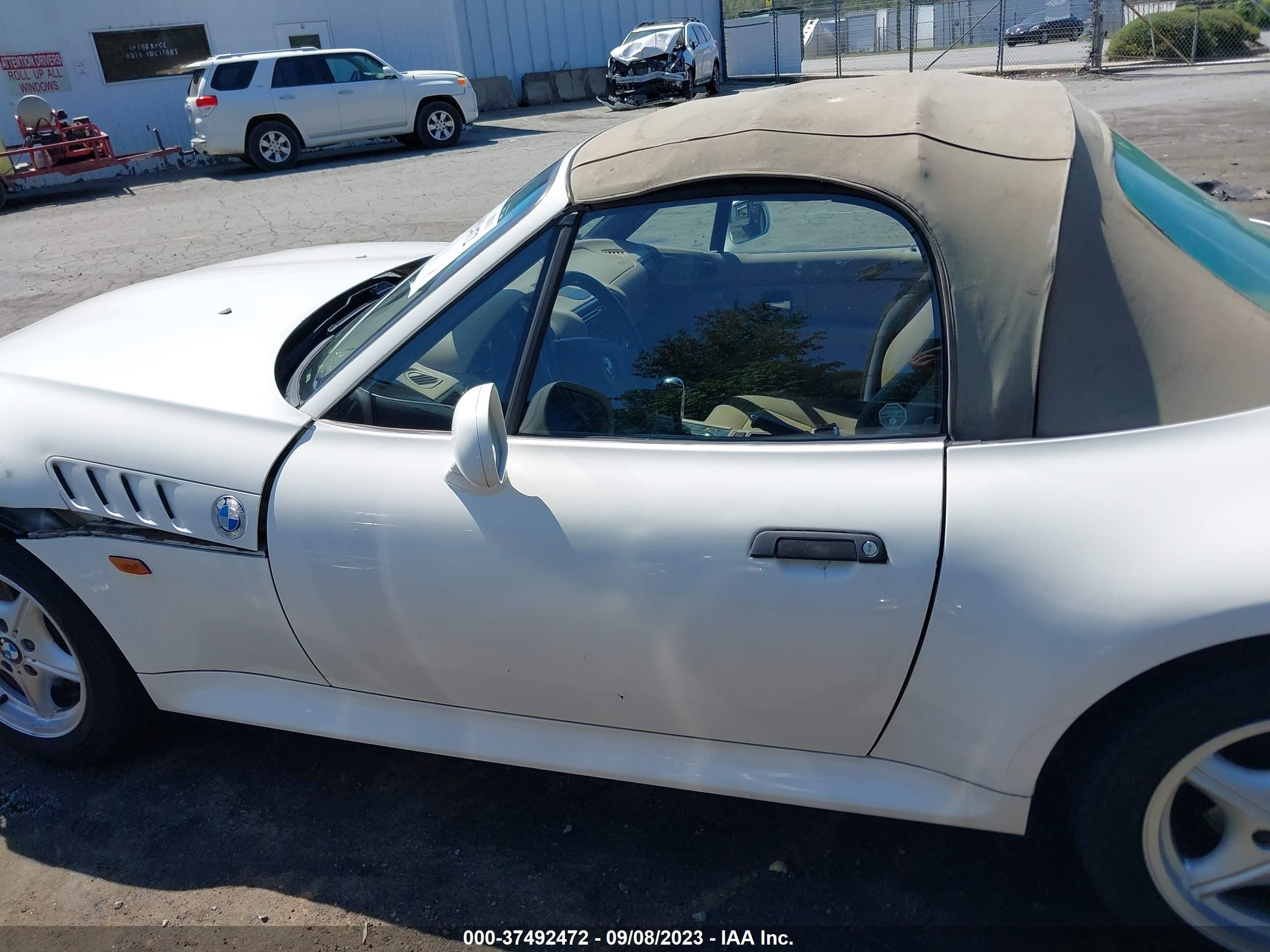 Photo 13 VIN: 4USCH9330XLG01818 - BMW Z3 