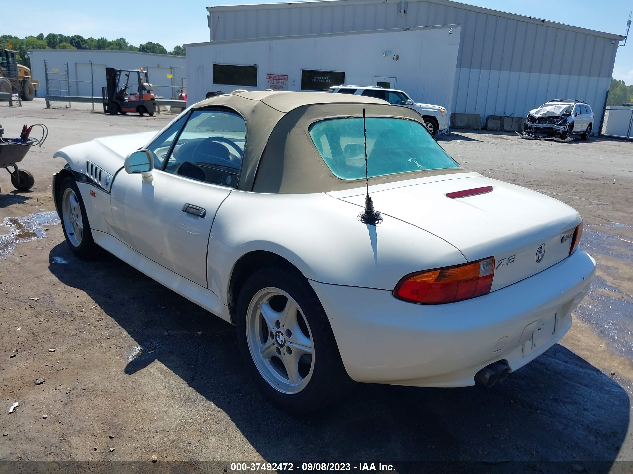 Photo 2 VIN: 4USCH9330XLG01818 - BMW Z3 