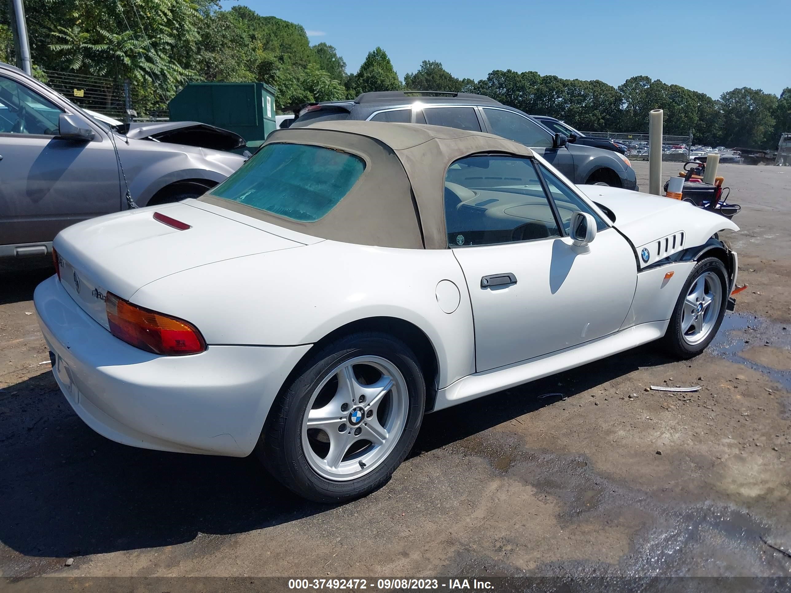 Photo 3 VIN: 4USCH9330XLG01818 - BMW Z3 